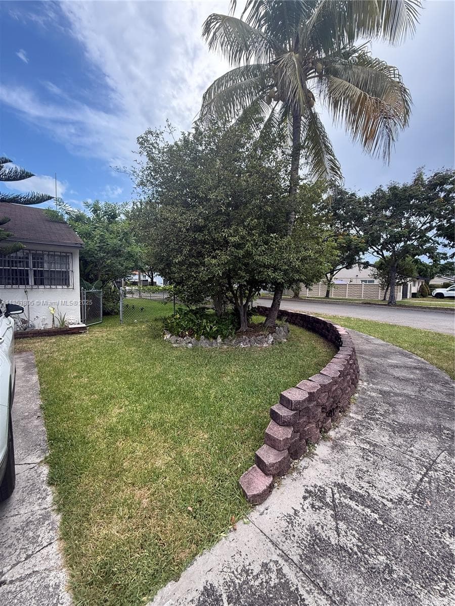 11472 SW 4th St, Sweetwater FL 33174 — 33