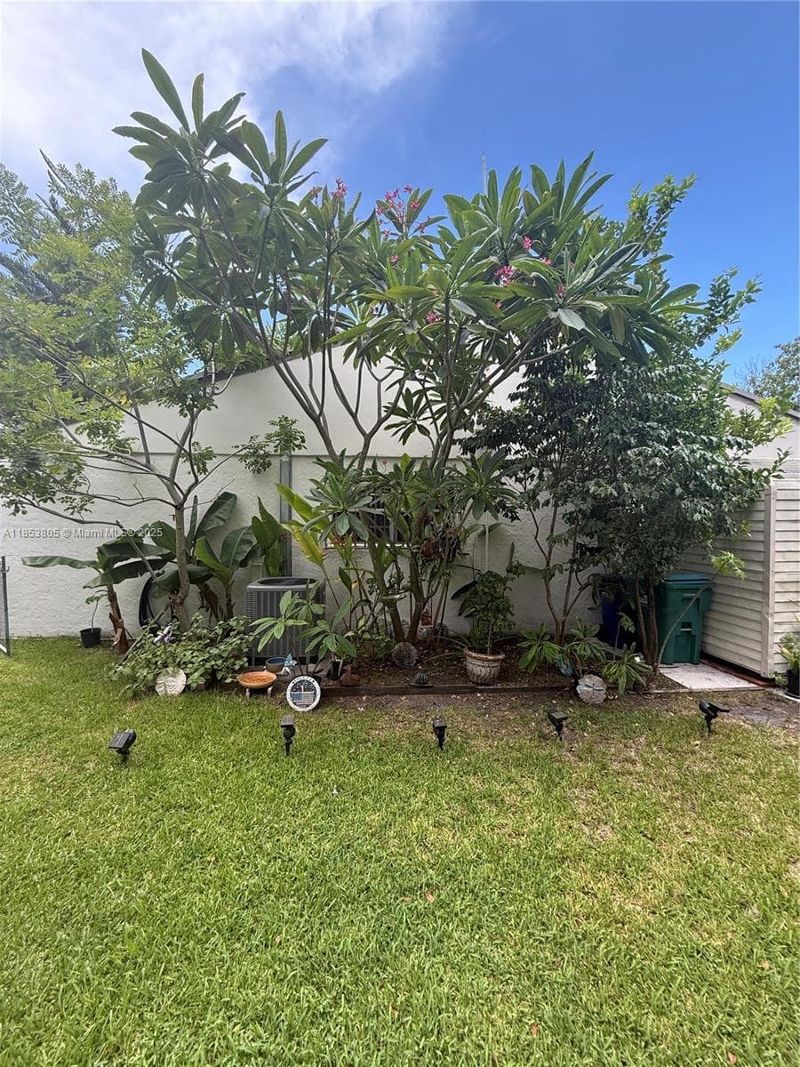 11472 SW 4th St, Sweetwater FL 33174 — 37