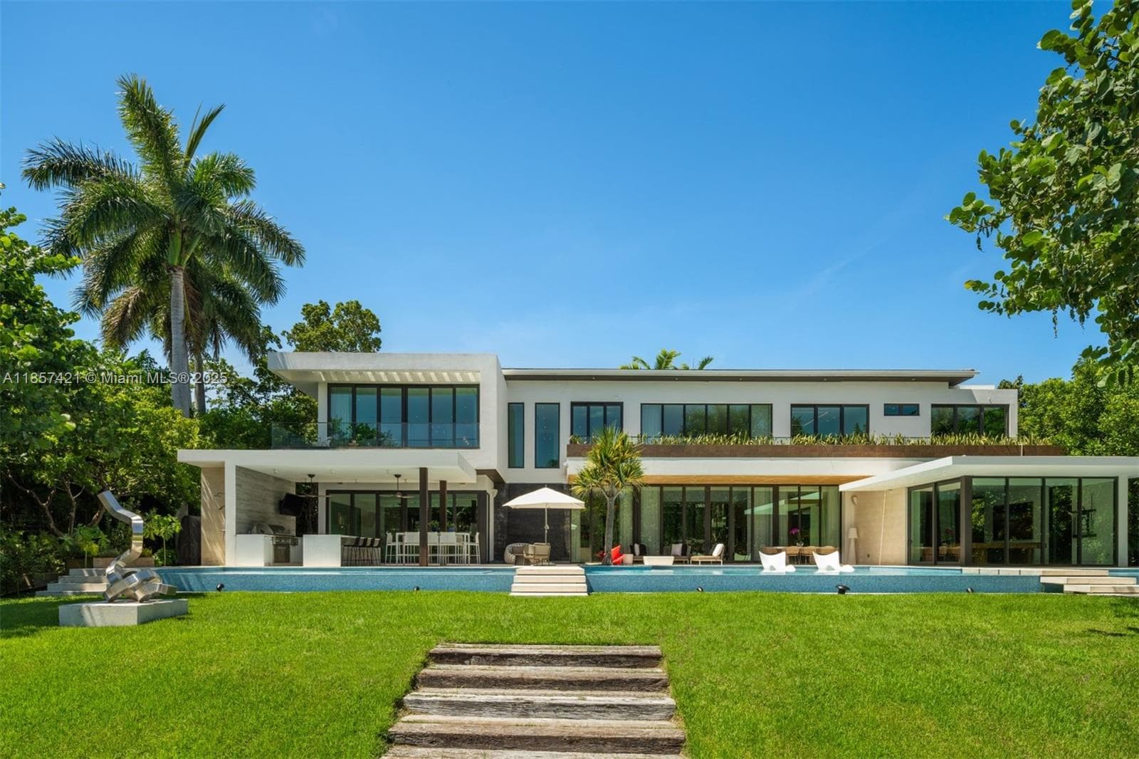 540 Leucadendra Dr, Coral Gables FL 33156 — 17