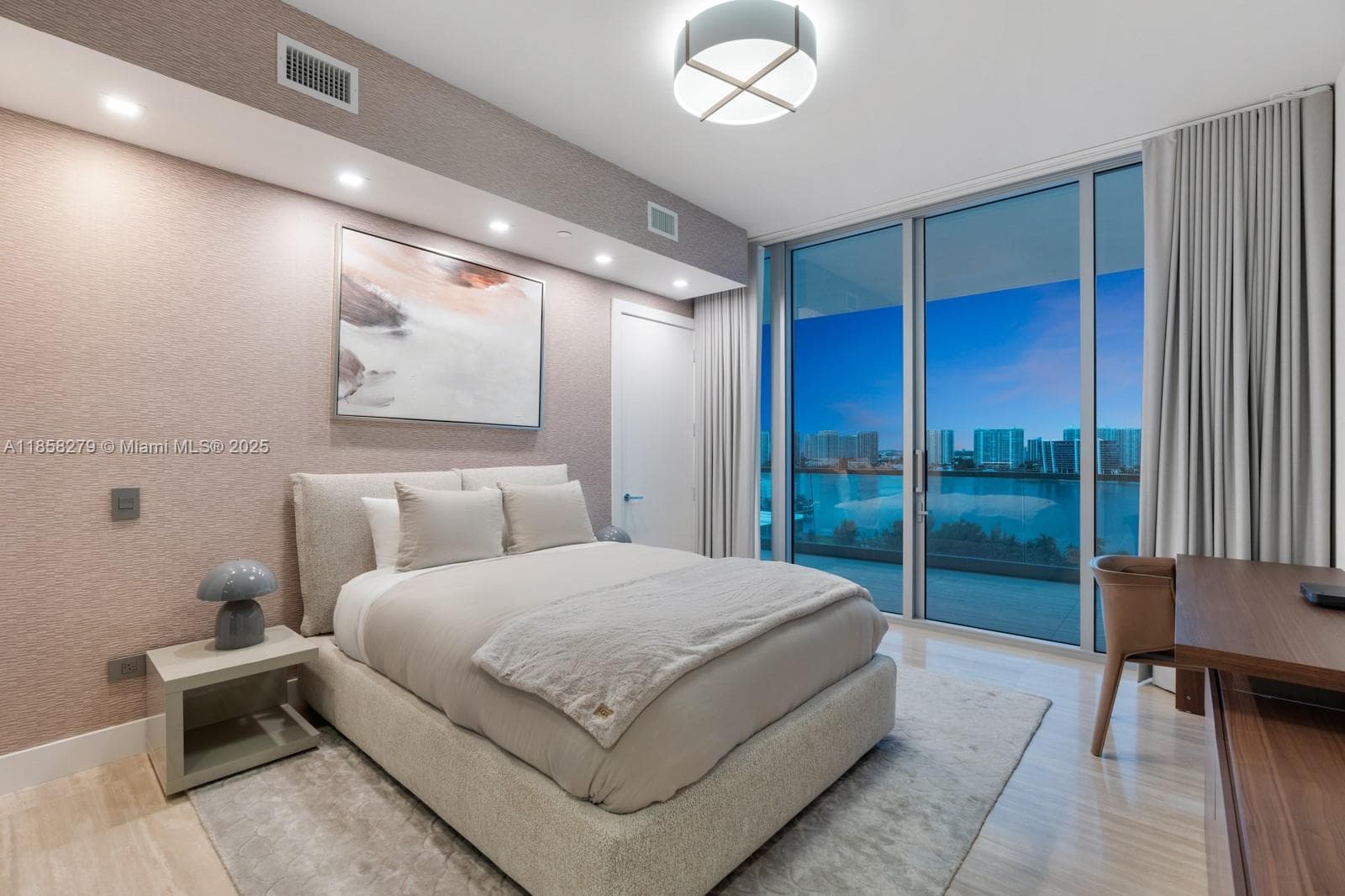 18501 Collins Ave, Sunny Isles Beach FL 33160 — 34