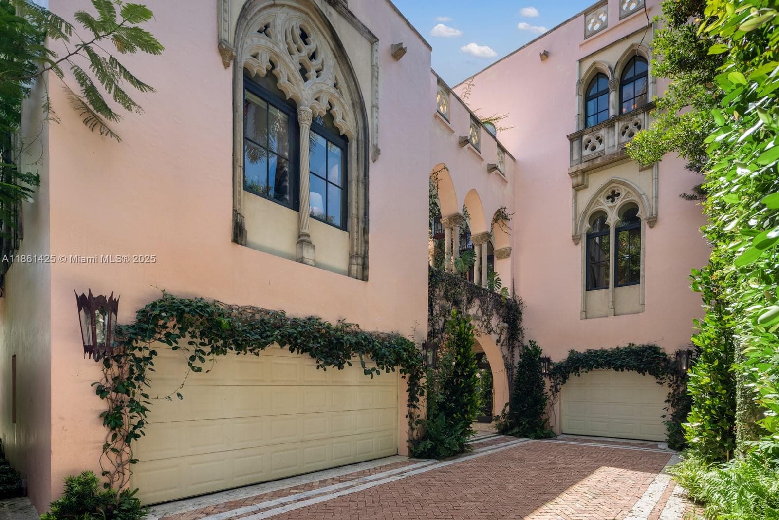 1840 S Bayshore Ln, Miami FL 33133 — 62