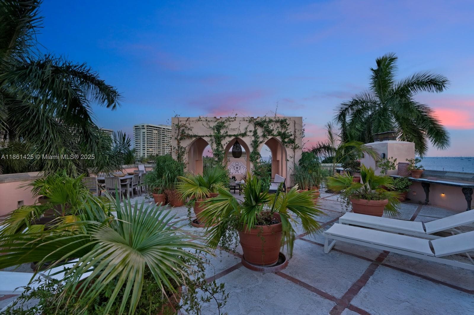1840 S Bayshore Ln, Miami FL 33133 — 81