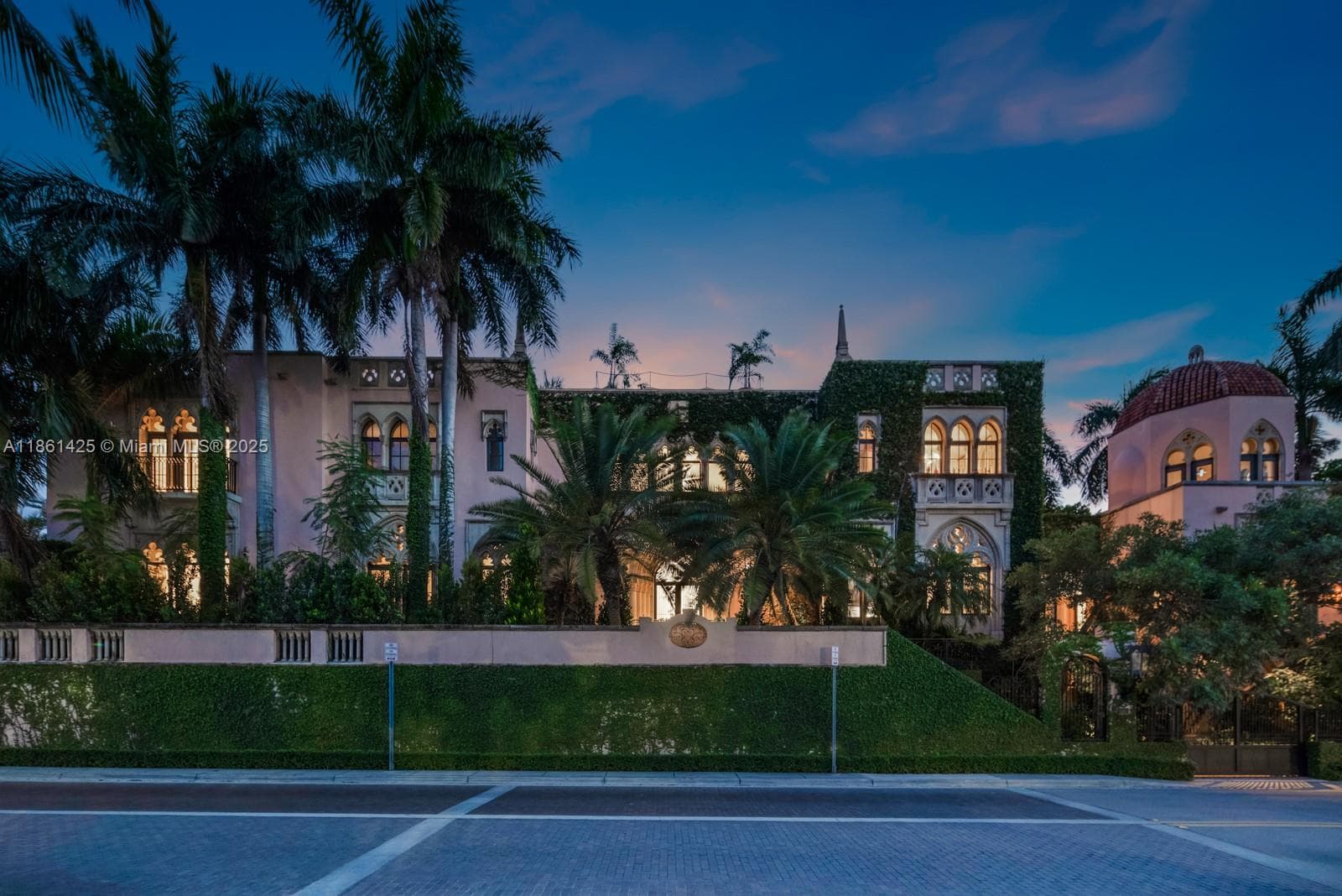 1840 S Bayshore Ln, Miami FL 33133 — 82