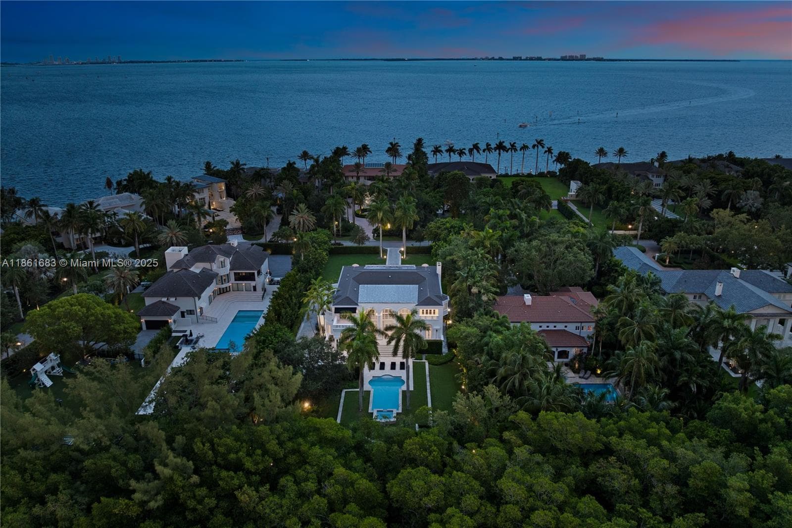 26 Tahiti Beach Island Rd, Coral Gables FL 33143 — 60