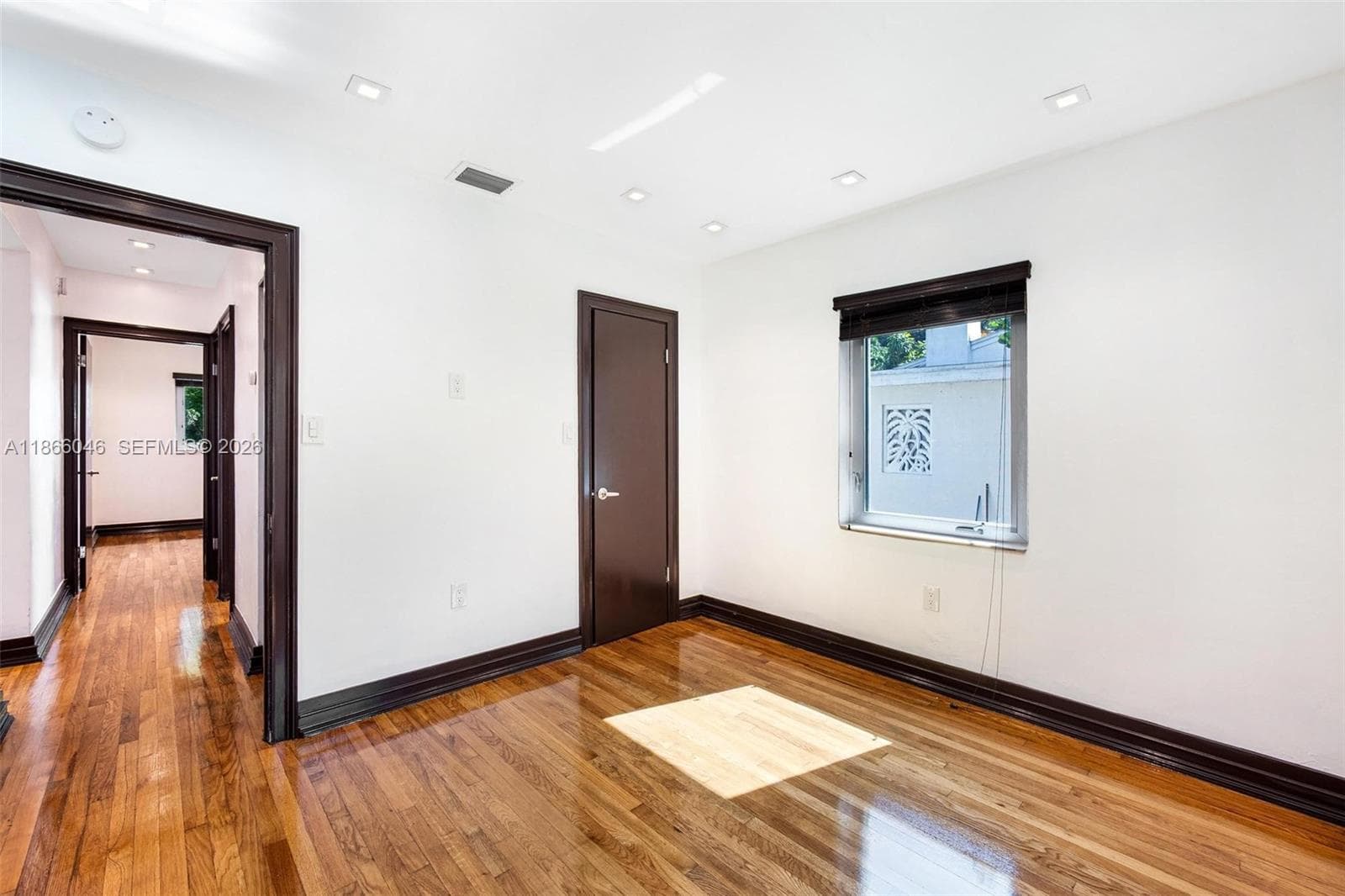 6320 NW 41st St, Virginia Gardens FL 33166 — 26