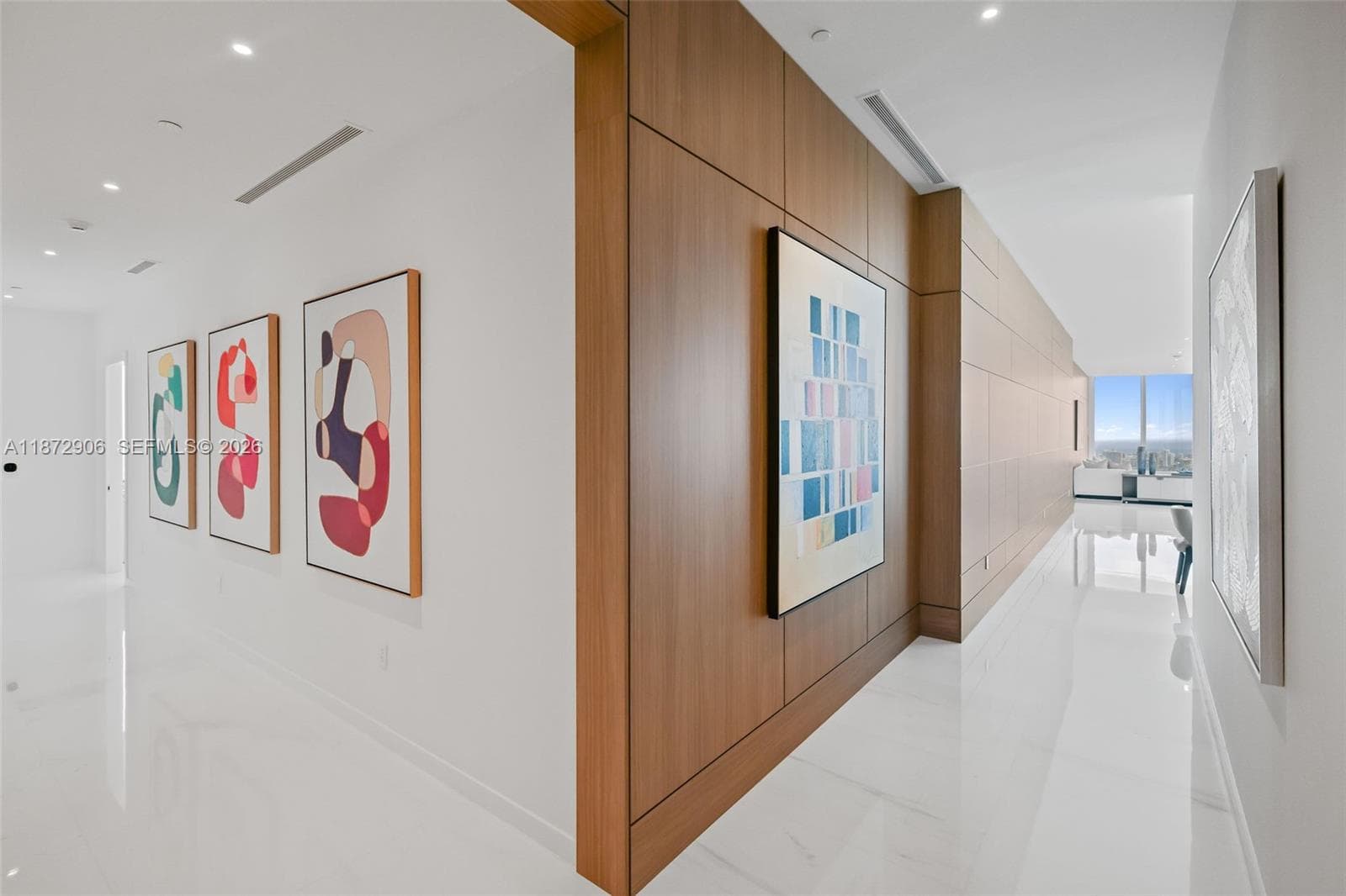 300 Biscayne Blvd Way, Miami FL 33131 — 43