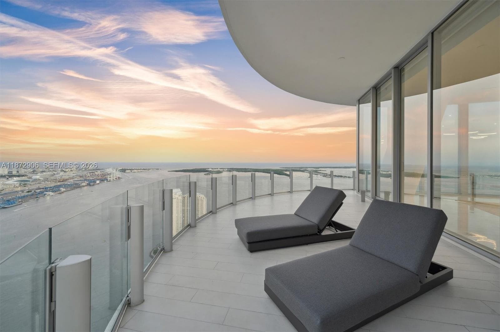 300 Biscayne Blvd Way, Miami FL 33131 — 84