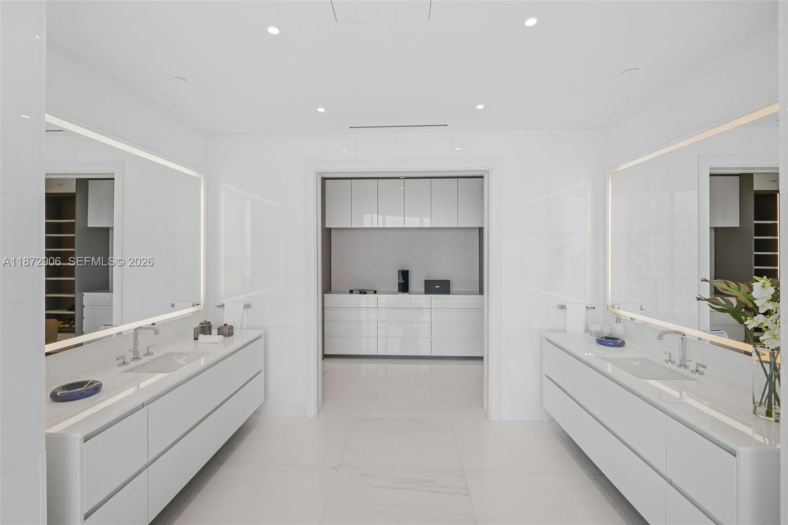 300 Biscayne Blvd Way, Miami FL 33131 — 41