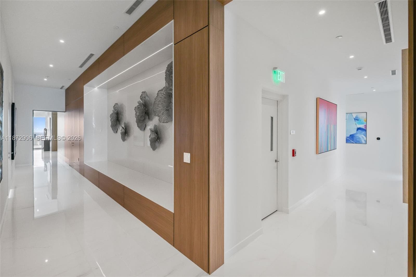 300 Biscayne Blvd Way, Miami FL 33131 — 44