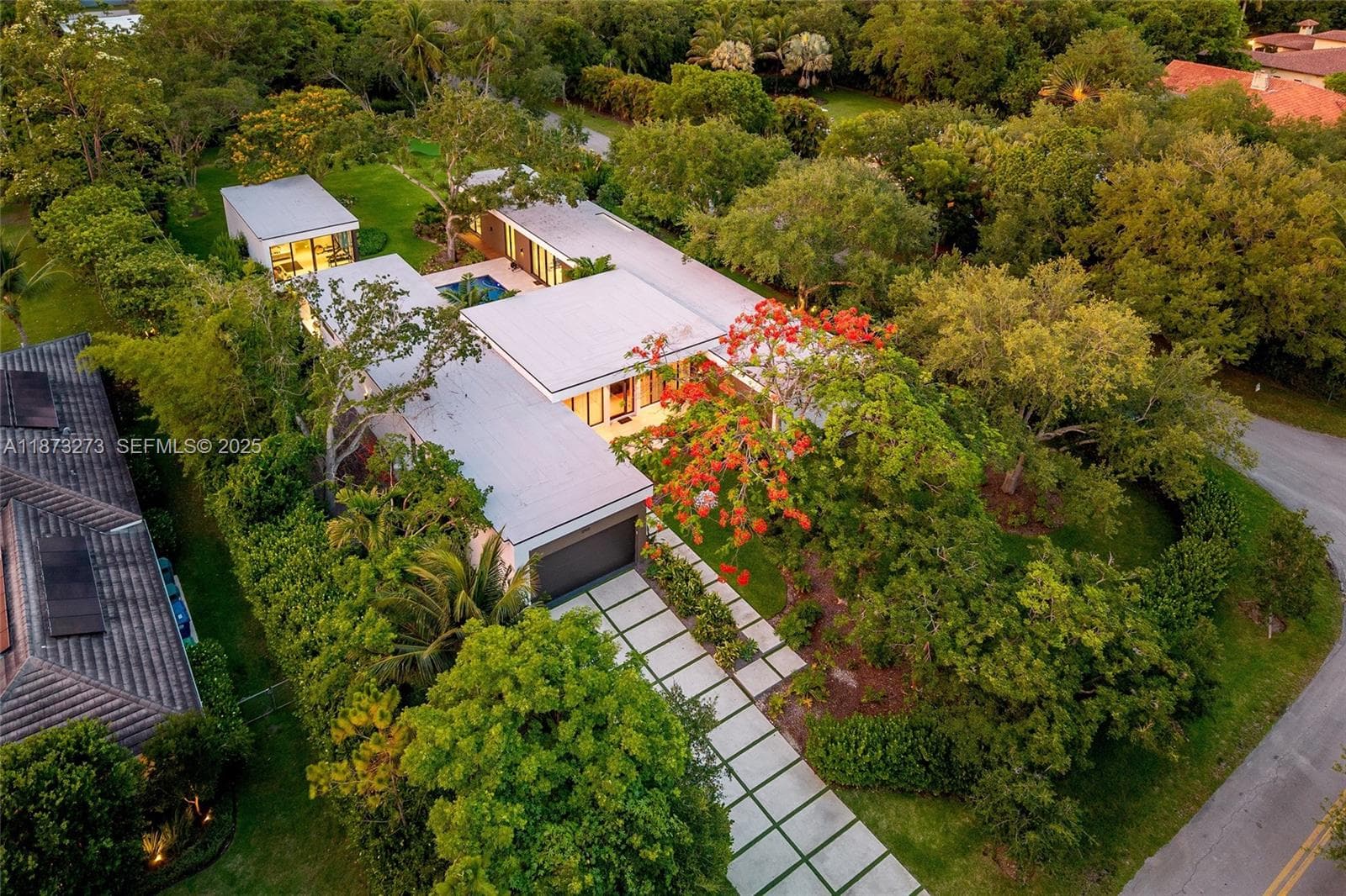 12100 SW 79th Ave, Pinecrest FL 33156 — 90