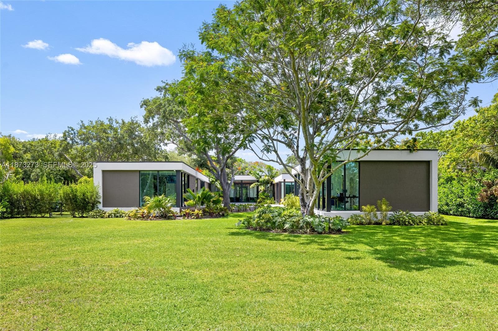 12100 SW 79th Ave, Pinecrest FL 33156 — 85