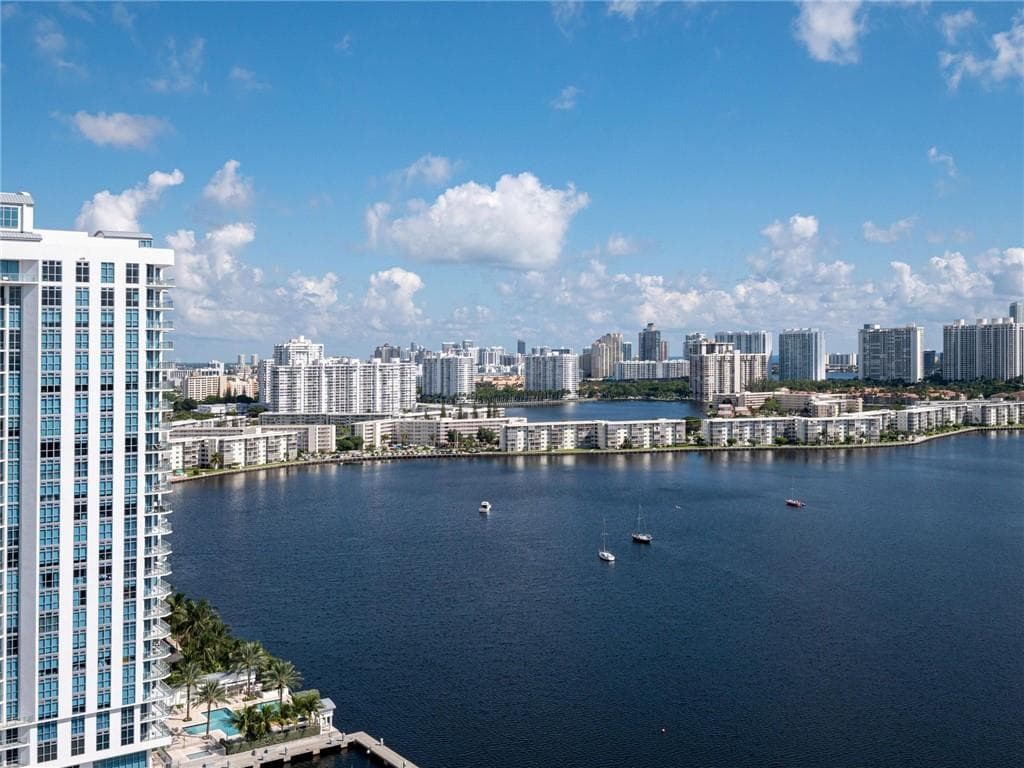17111 Biscayne Boulevard SLIP 100, North Miami Beach FL 33160 — 17