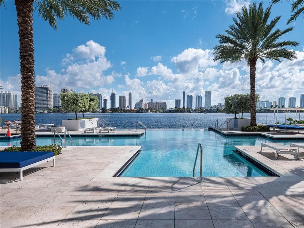 17111 Biscayne Boulevard SLIP 100, North Miami Beach FL 33160 — 7