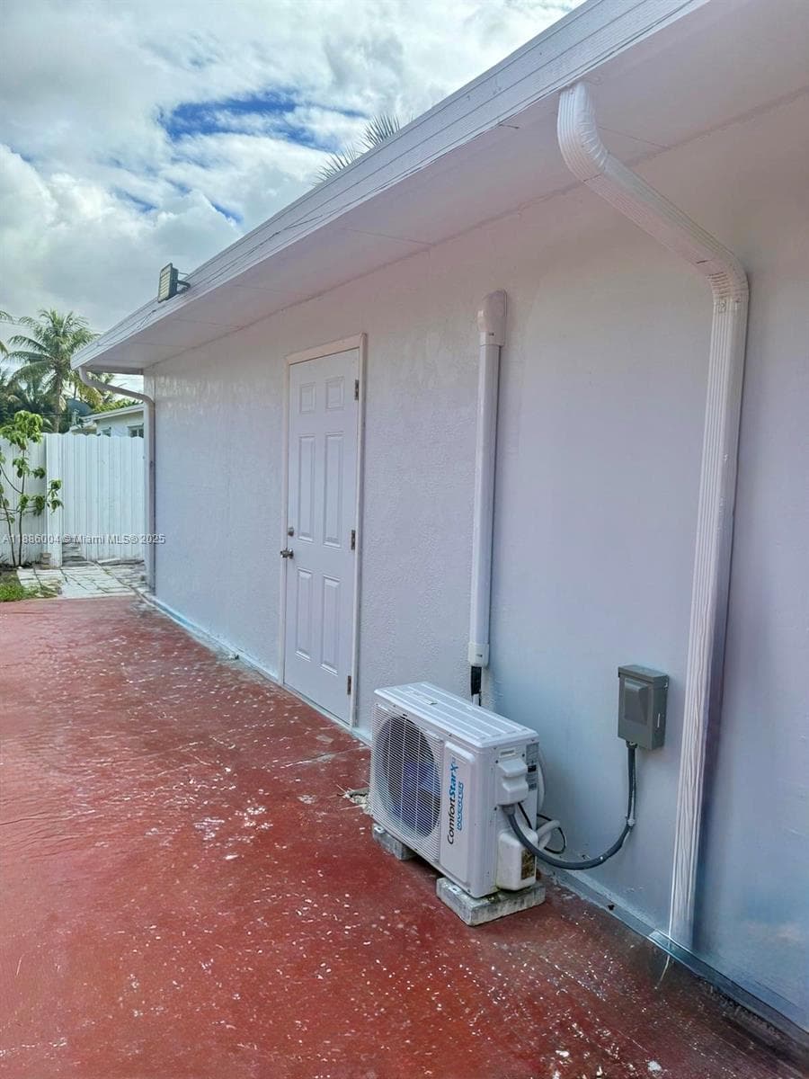 19611 NW 47th Ave, Miami Gardens FL 33055 — 20