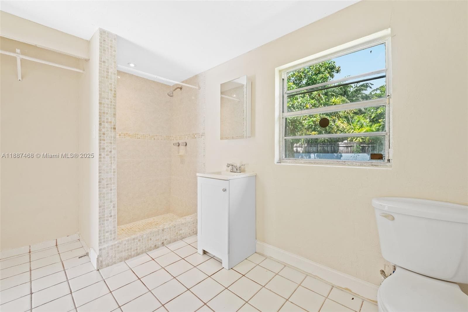573 Palmetto Dr, Miami Springs FL 33166 — 22