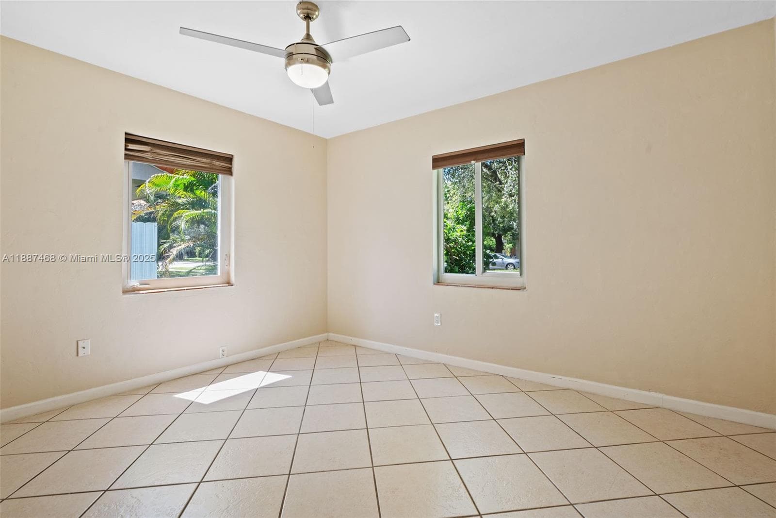 573 Palmetto Dr, Miami Springs FL 33166 — 11