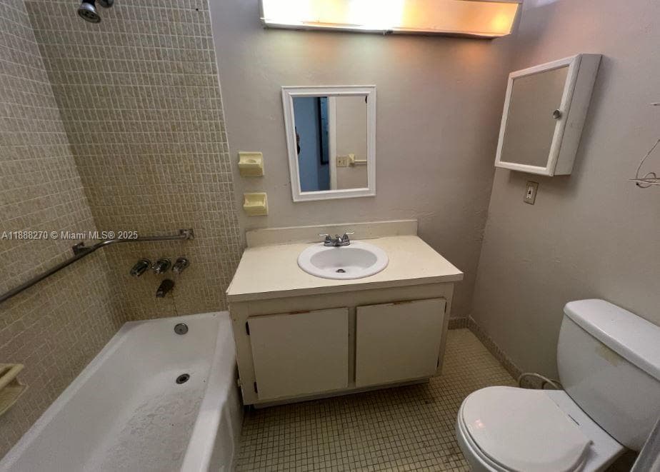 19080 NE 3rd Ct # 312, Miami FL 33179 — 15