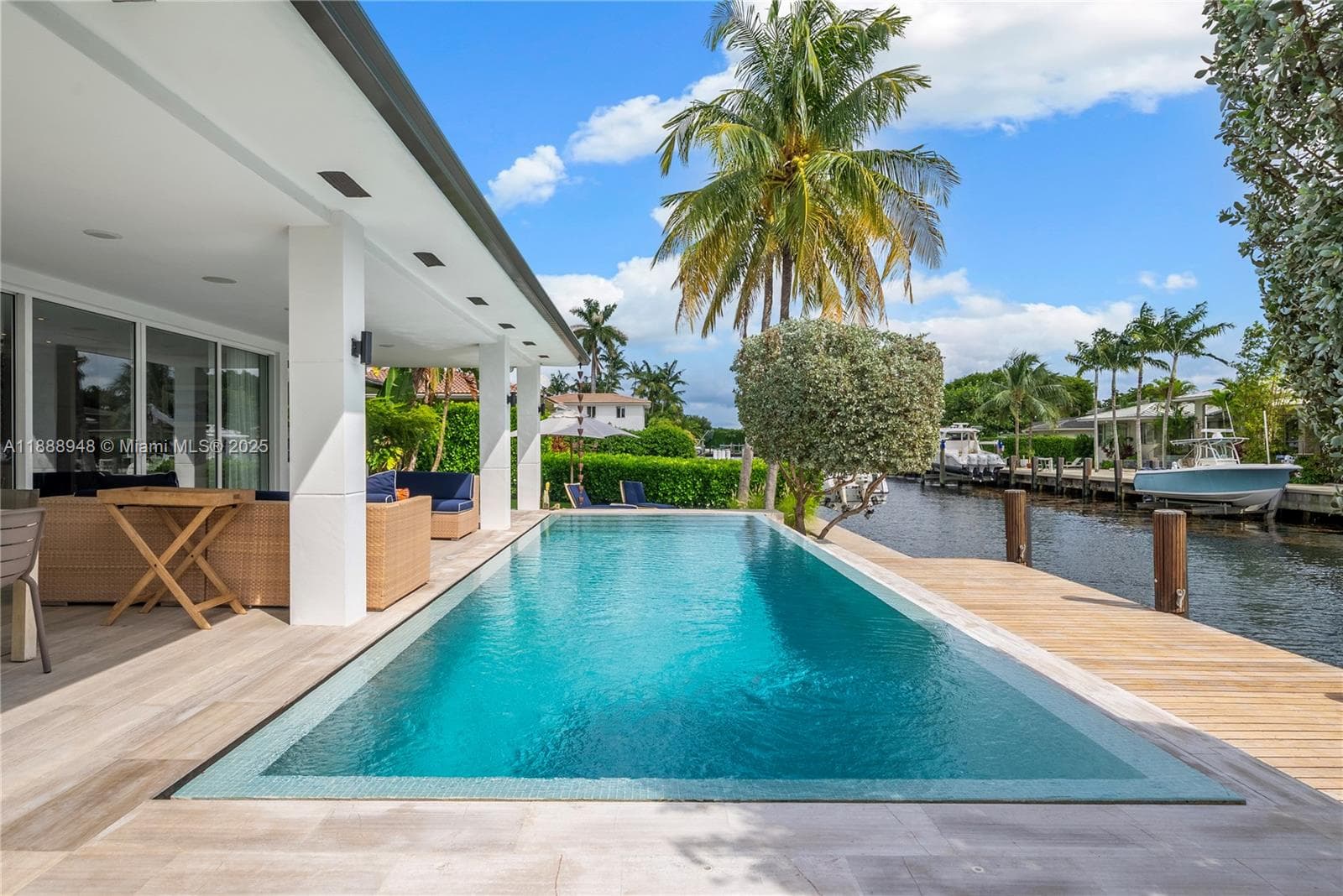 1370 NE 103rd St, Miami Shores FL 33138 — 17