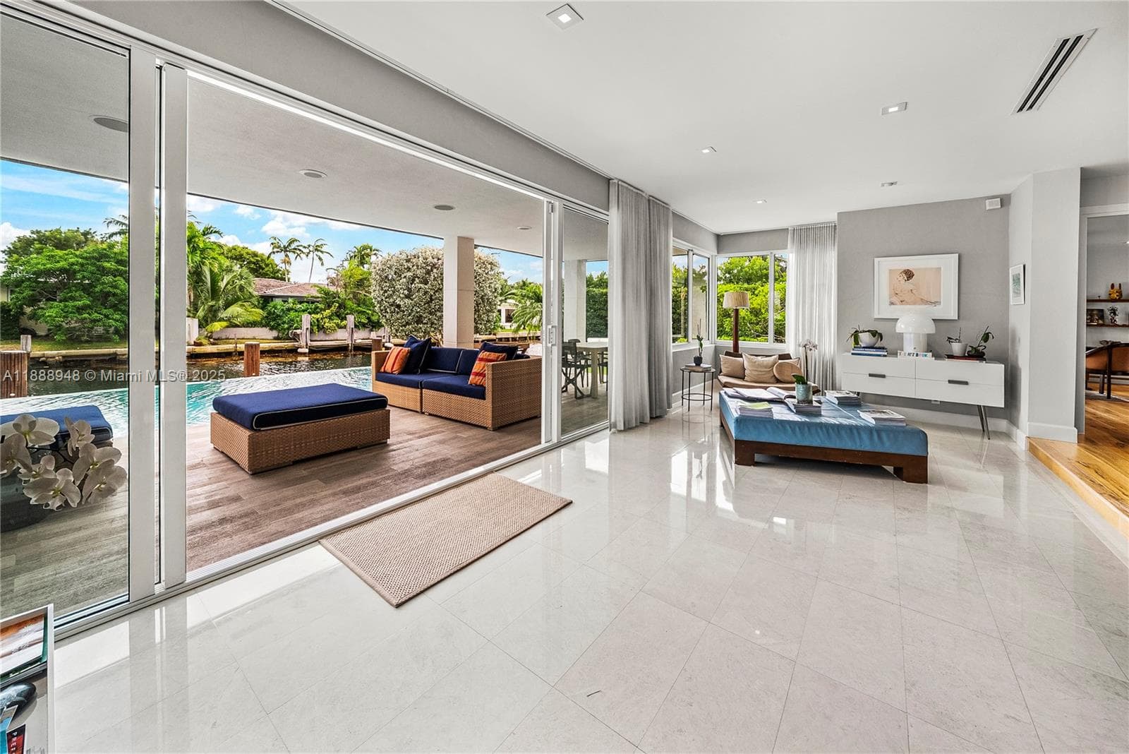 1370 NE 103rd St, Miami Shores FL 33138 — 29