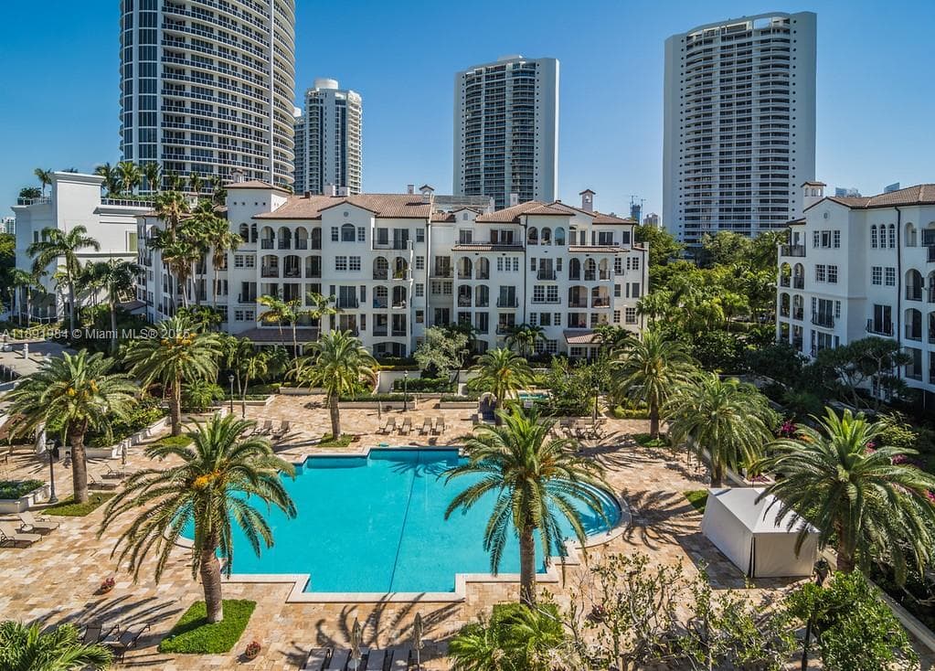 3500 Island Blvd, Aventura FL 33160 — 43