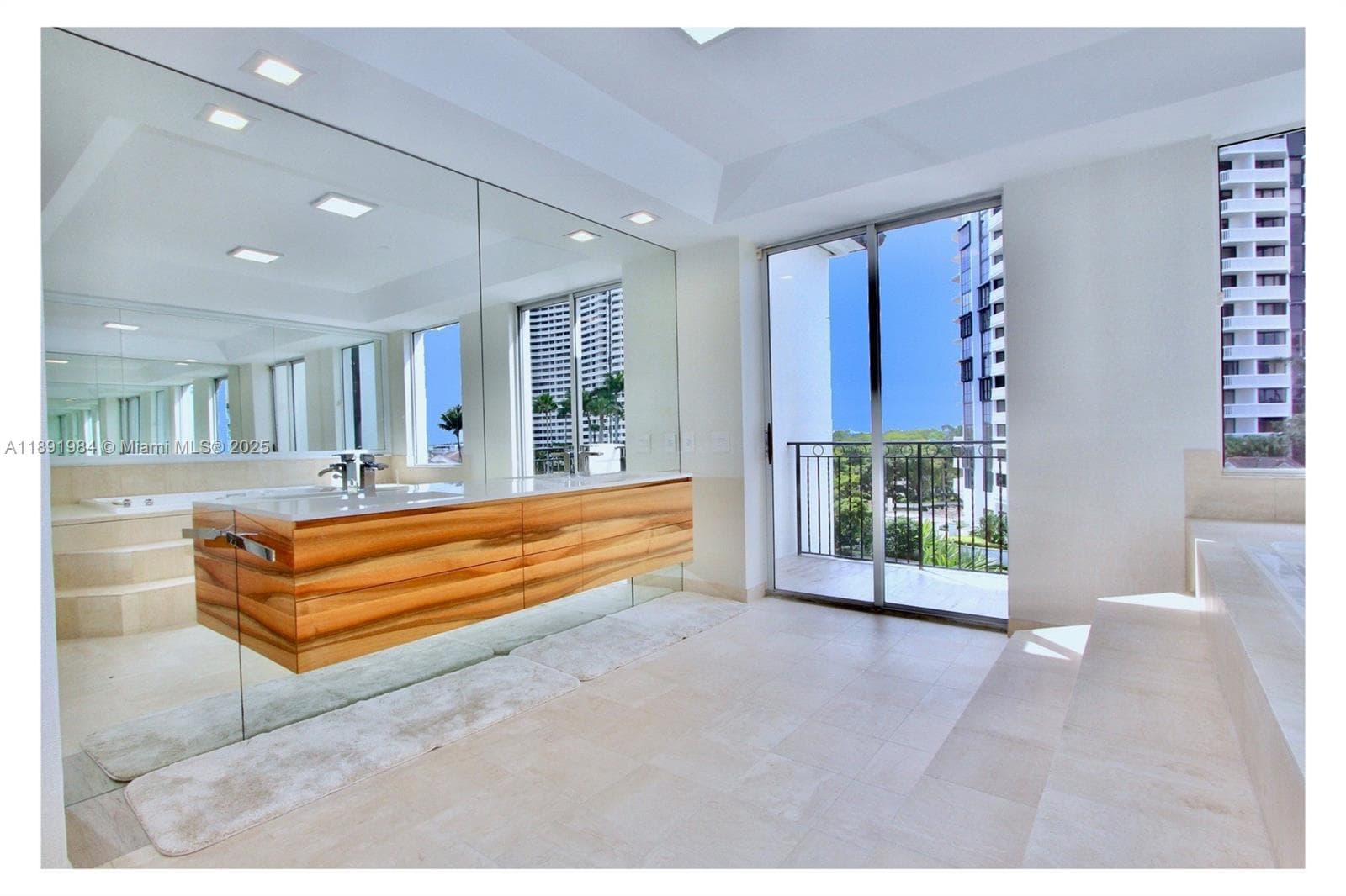 3500 Island Blvd, Aventura FL 33160 — 33