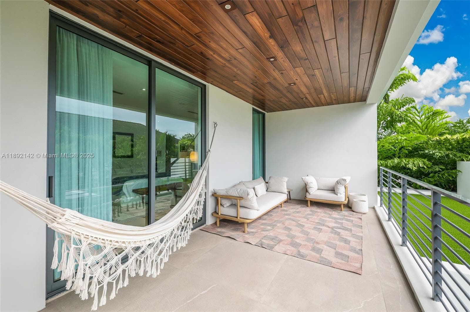 445 Ridgewood Rd, Key Biscayne FL 33149 — 28