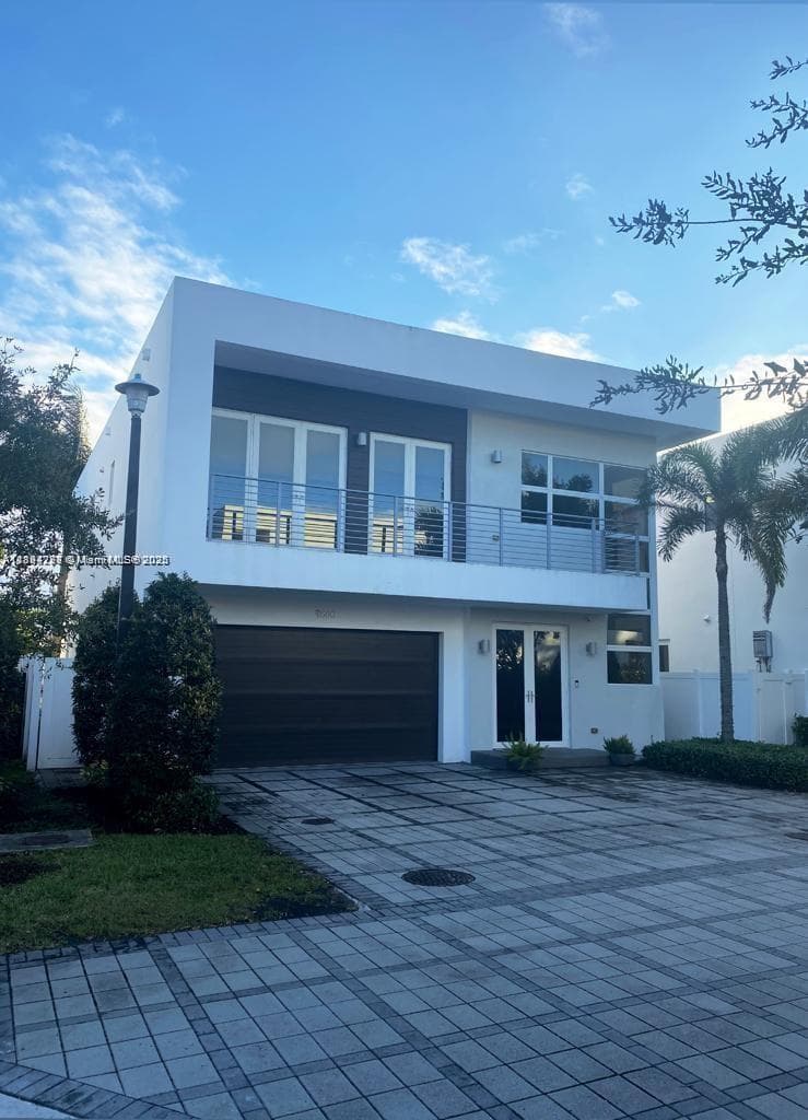 9880 NW 74th Ter, Doral FL 33178 — 1