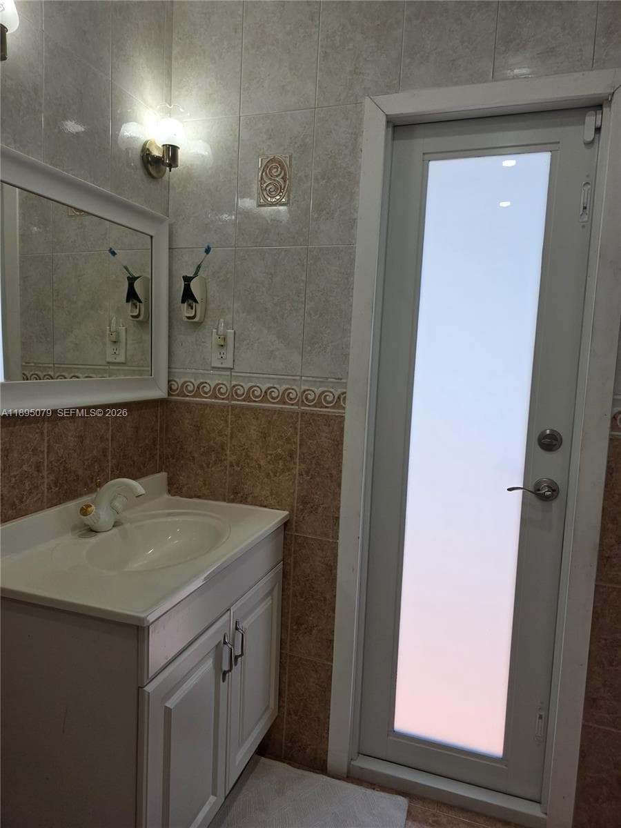 12941 Auralia Rd, North Miami FL 33181 — 10