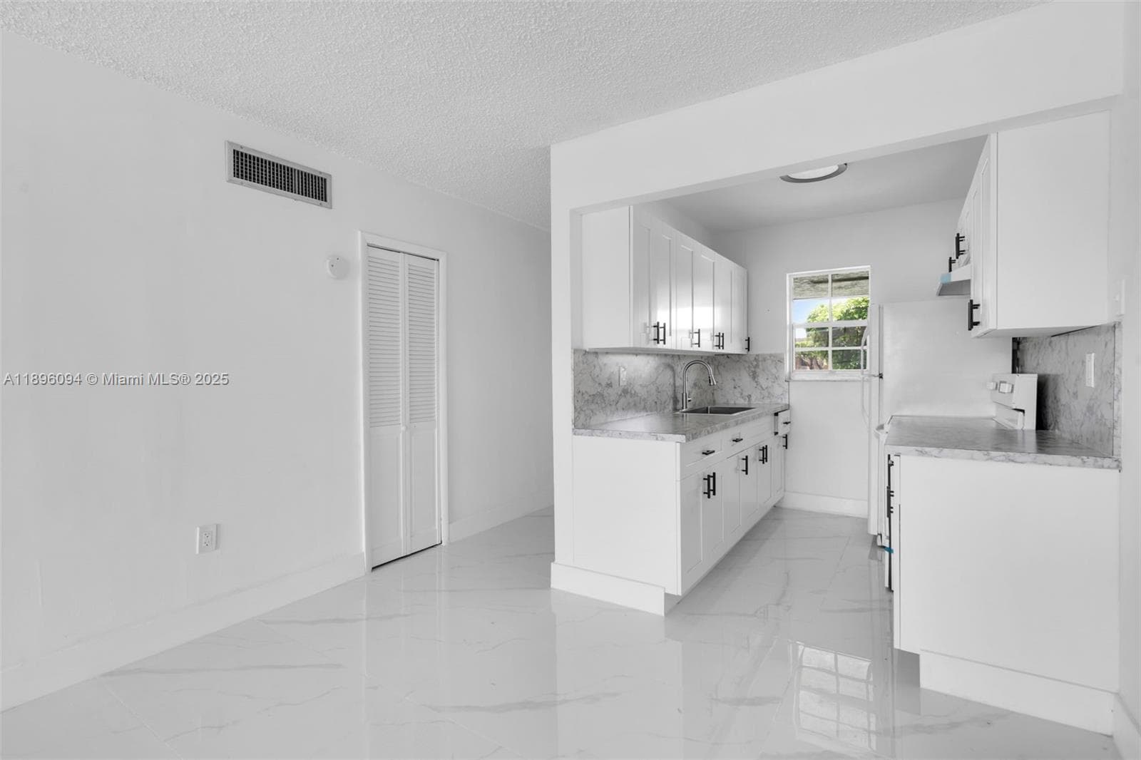 4050 NW 135th St # 11, Opa-Locka FL 33054 — 9