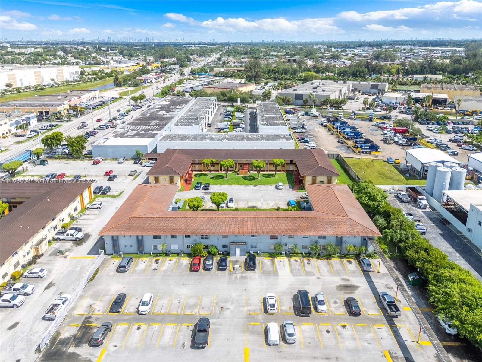 4050 NW 135th St # 11, Opa-Locka FL 33054 — 21