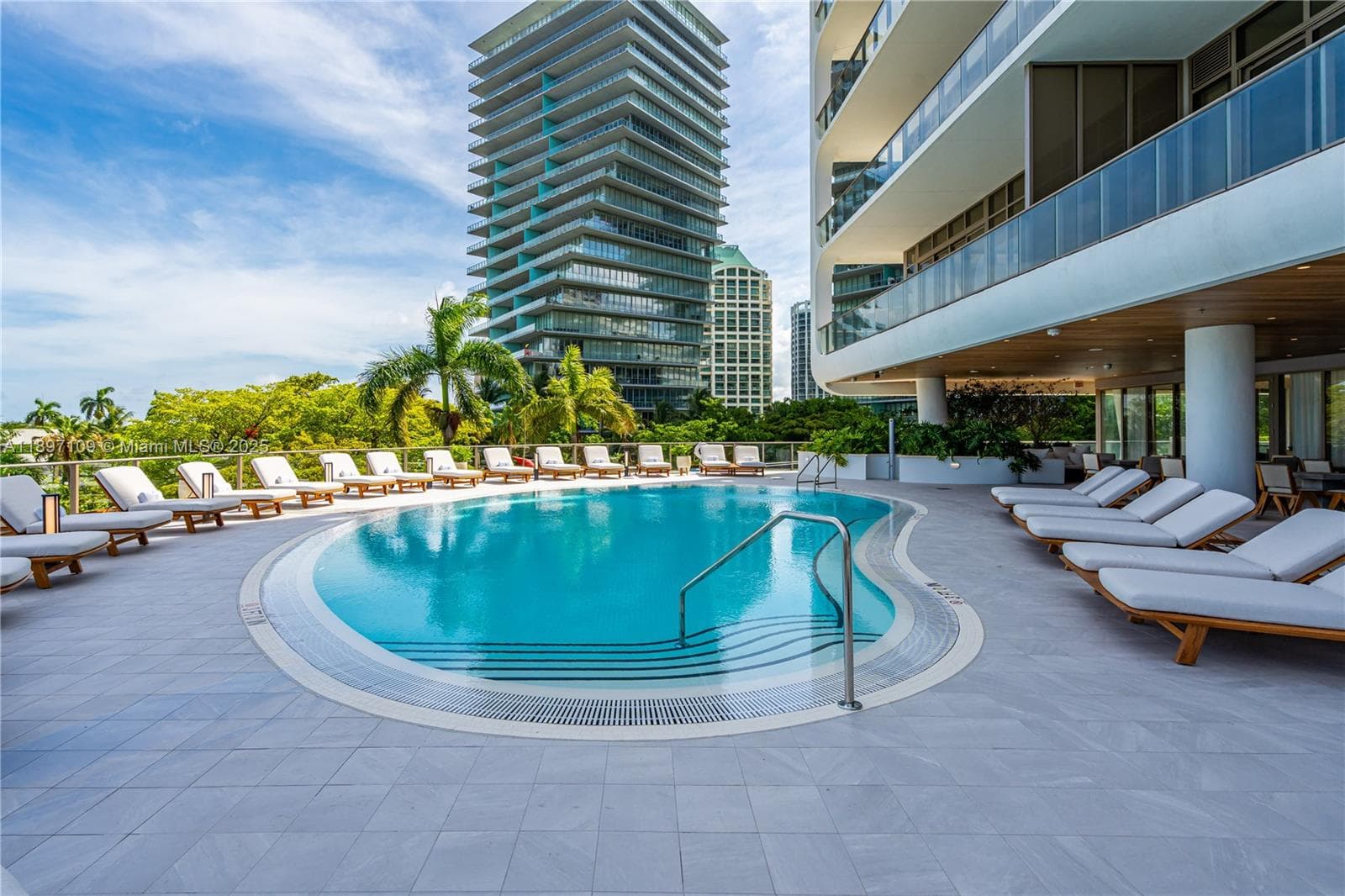 2655 S Bayshore # 1506, Coconut Grove FL 33133 — 31