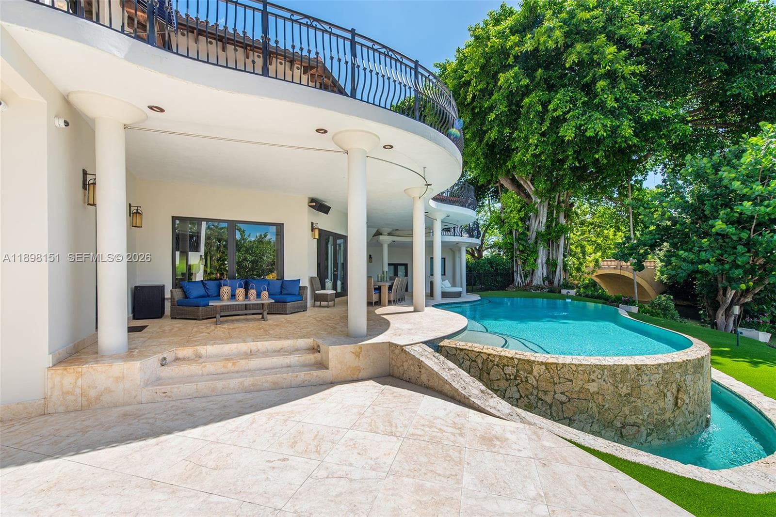6700 Granada Blvd, Coral Gables FL 33146 — 70