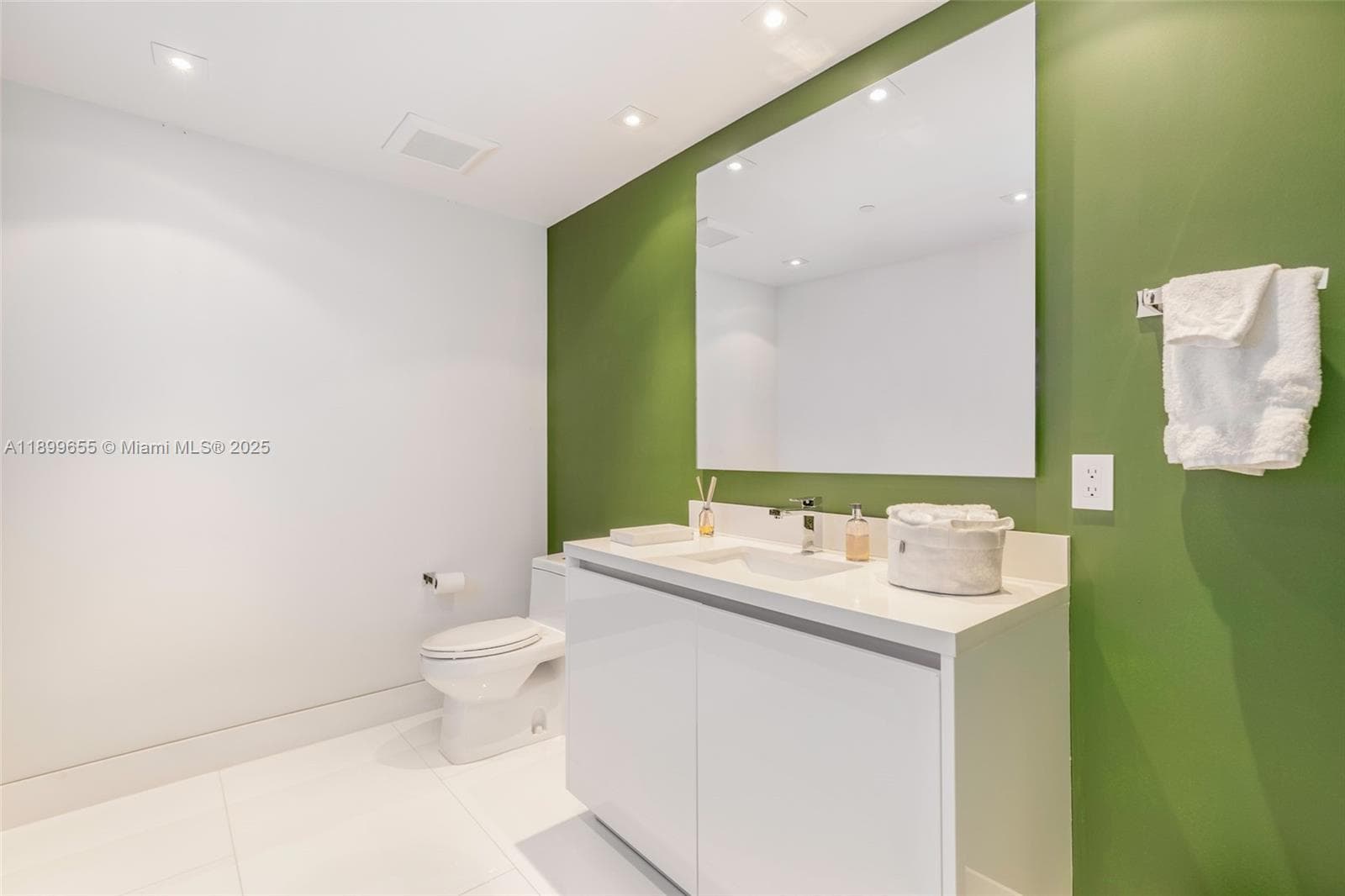 1 Collins Ave # 207, Miami Beach FL 33139 — 43
