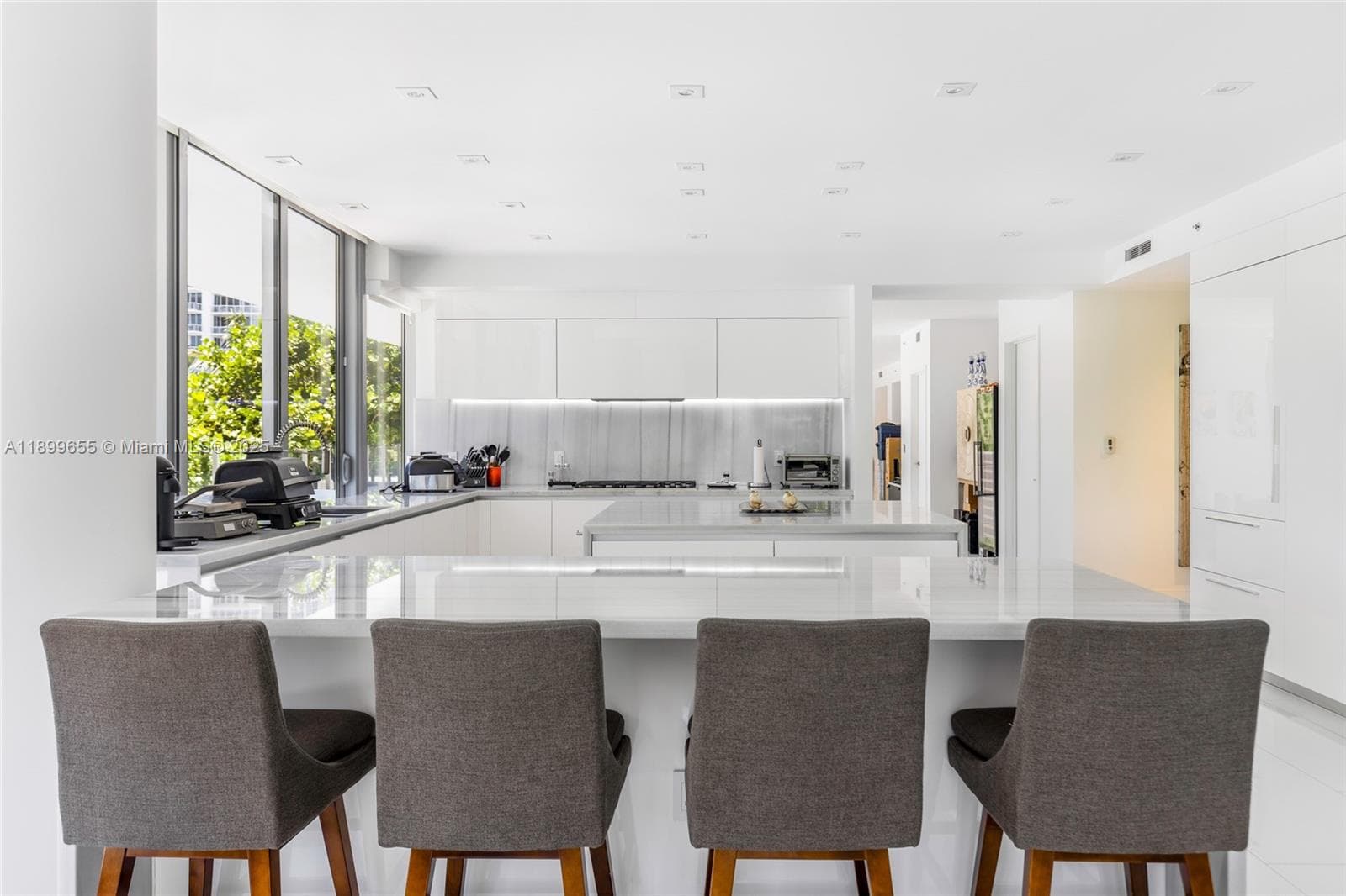 1 Collins Ave # 207, Miami Beach FL 33139 — 18