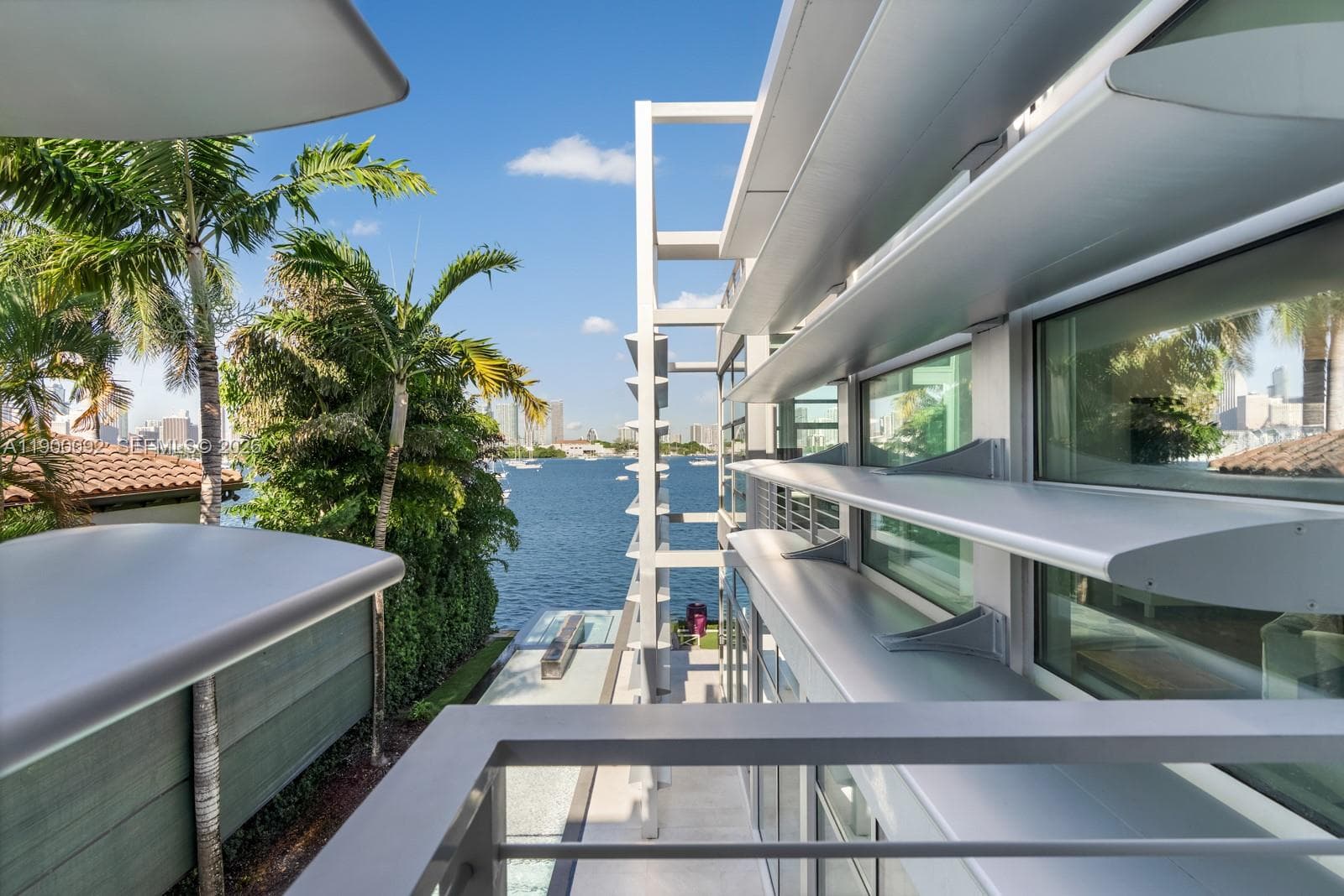 440 S Hibiscus Dr, Miami Beach FL 33139 — 52