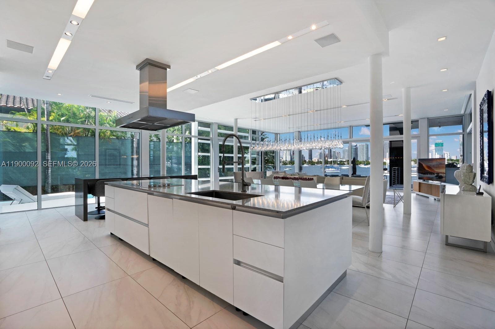 440 S Hibiscus Dr, Miami Beach FL 33139 — 22