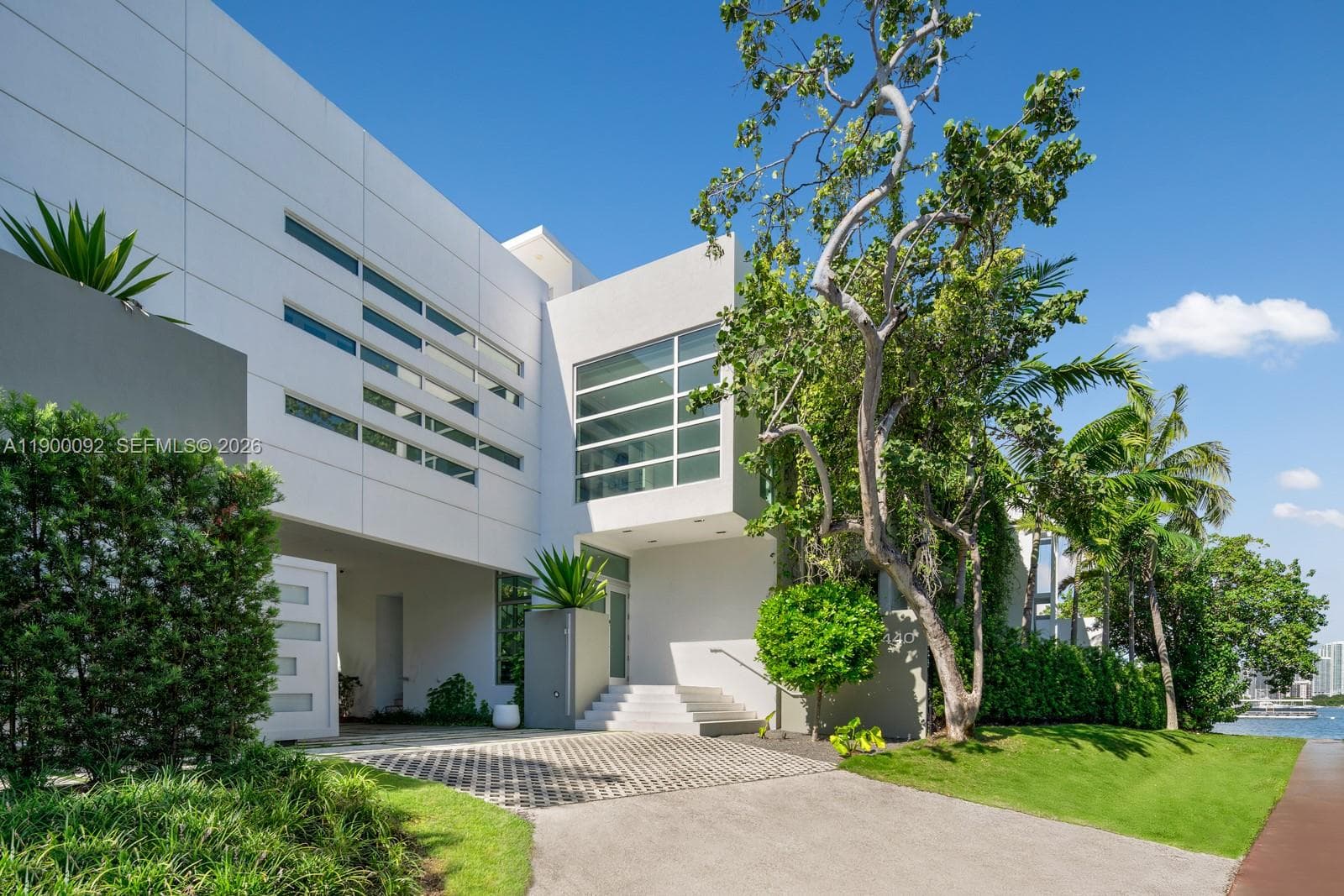 440 S Hibiscus Dr, Miami Beach FL 33139 — 55