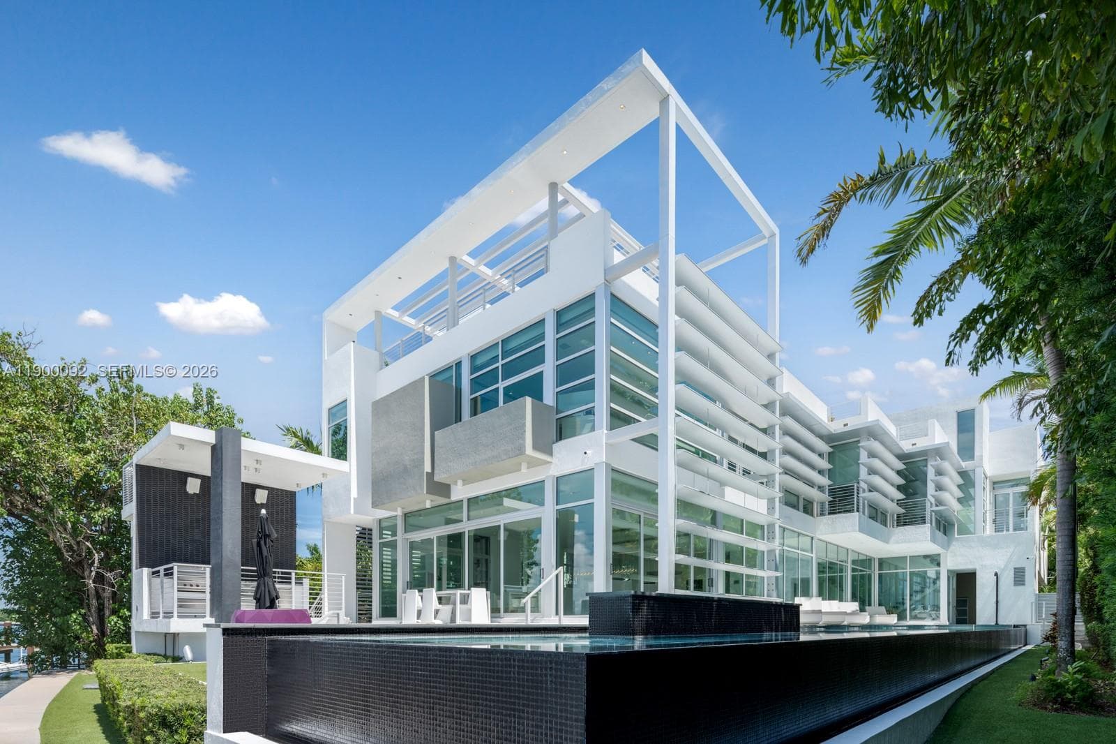 440 S Hibiscus Dr, Miami Beach FL 33139 — 58