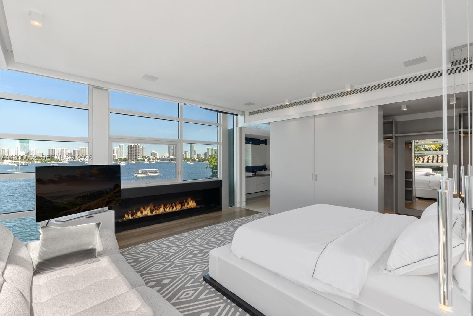 440 S Hibiscus Dr, Miami Beach FL 33139 — 29