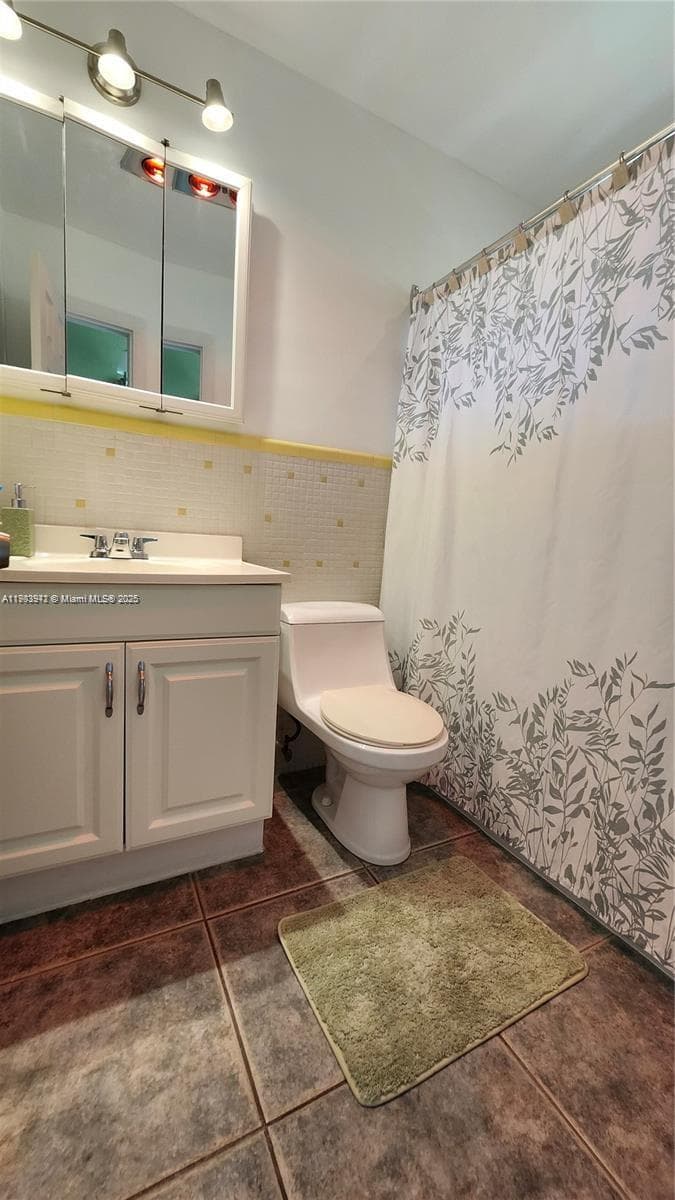 16901 NE 13th Ave # 306, Miami FL 33162 — 18