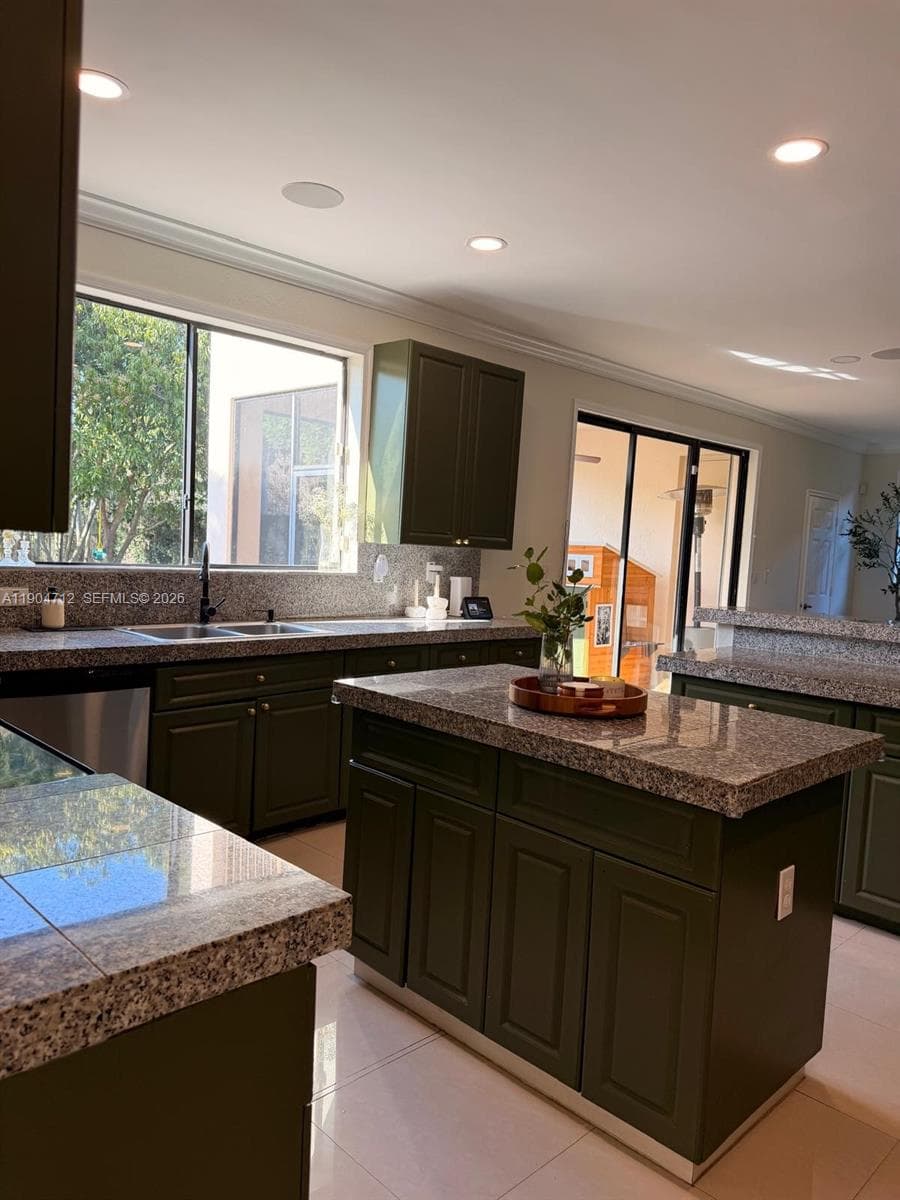 18704 SW 76th Ct, Cutler Bay FL 33157 — 46