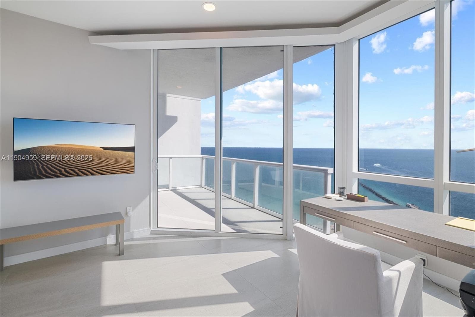 100 S Pointe Dr # 3203, Miami Beach FL 33139 — 36