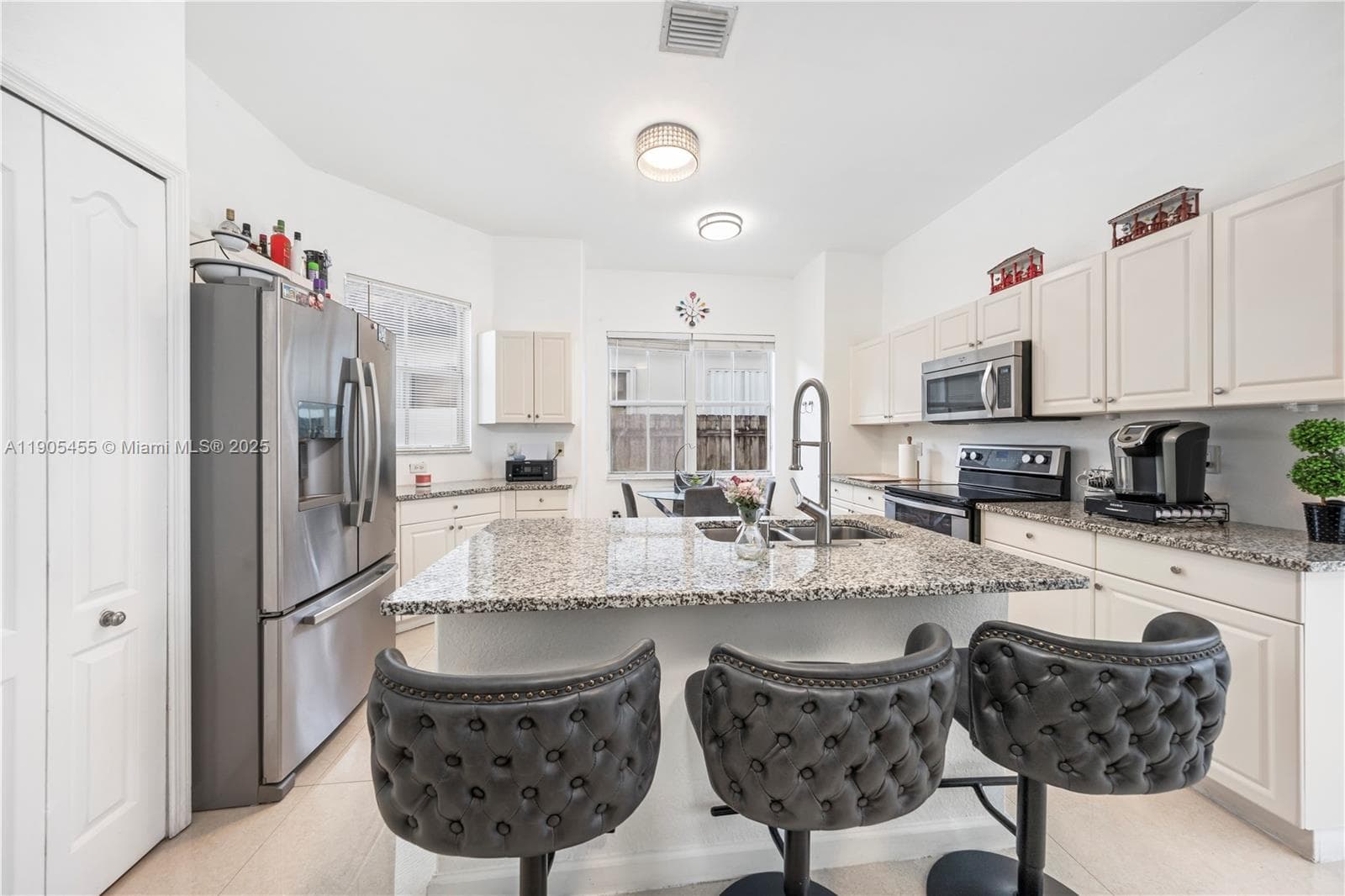 18000 NW 90th Pl, Hialeah FL 33018 — 13