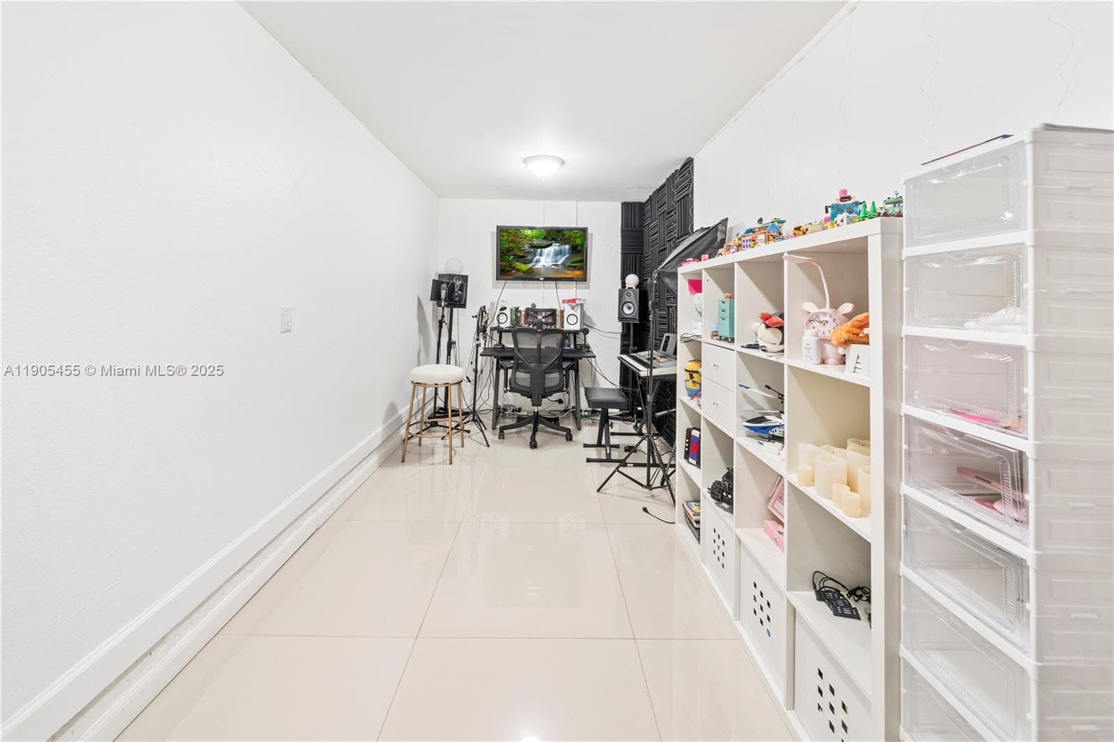 18000 NW 90th Pl, Hialeah FL 33018 — 37