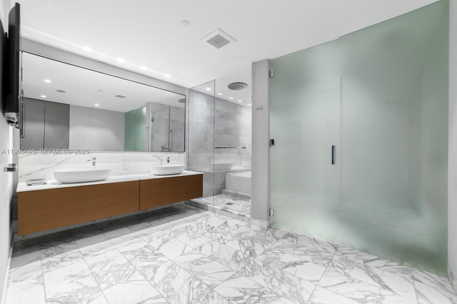 10201 Collins Ave # 807, Bal Harbour FL 33154 — 17