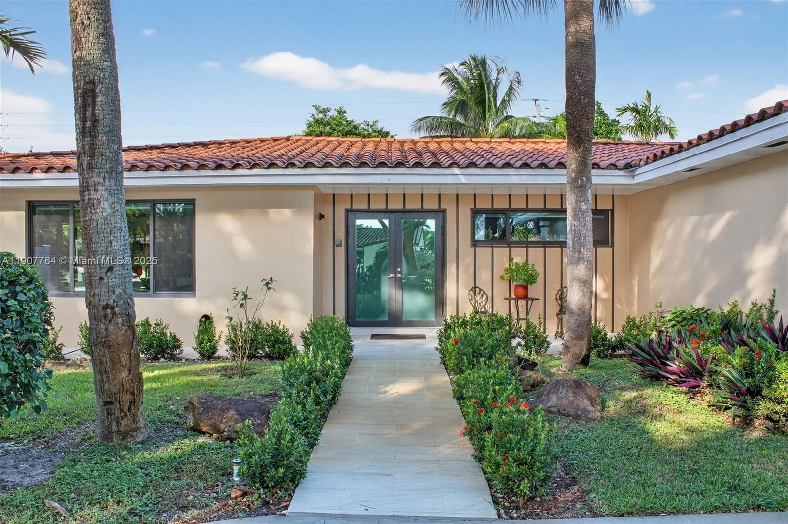 15010 Dunbarton Pl, Miami Lakes FL 33016 — 6
