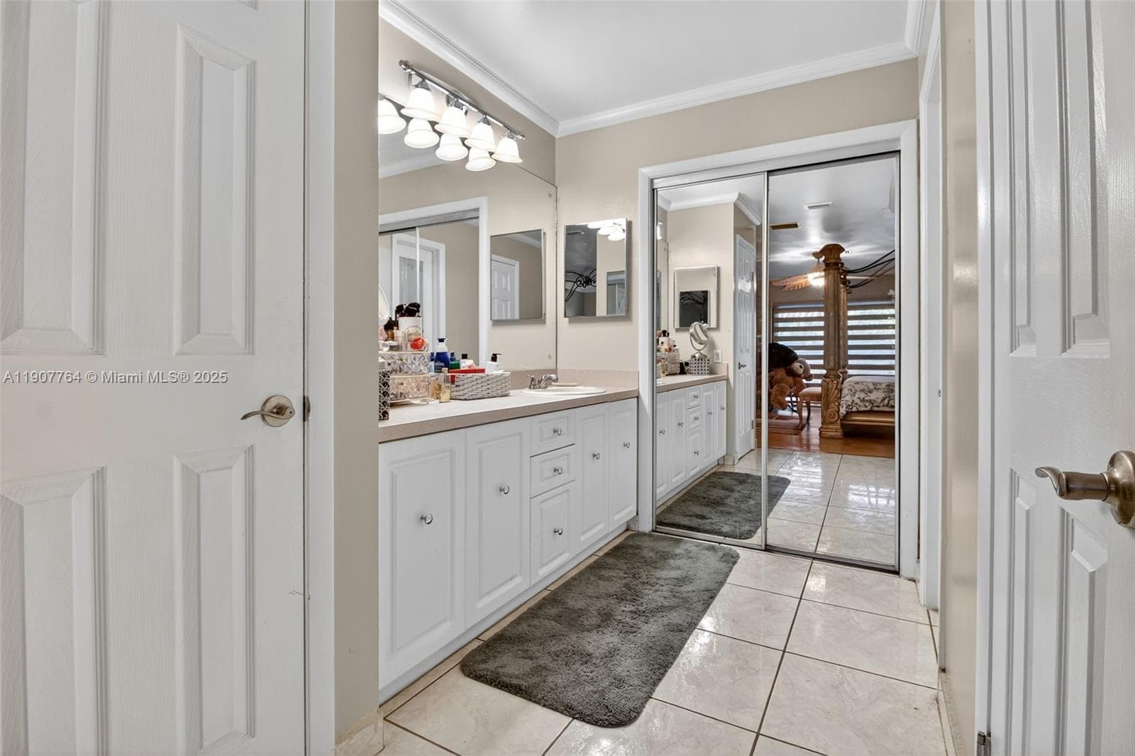 15010 Dunbarton Pl, Miami Lakes FL 33016 — 22