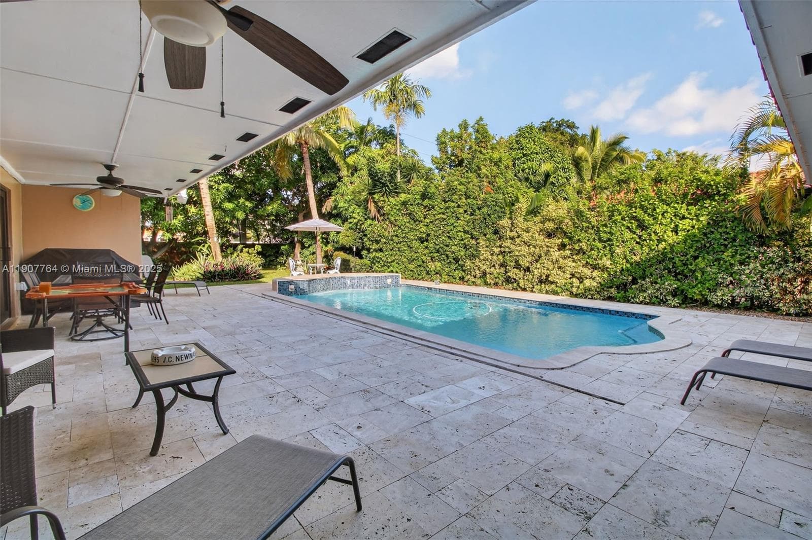 15010 Dunbarton Pl, Miami Lakes FL 33016 — 24
