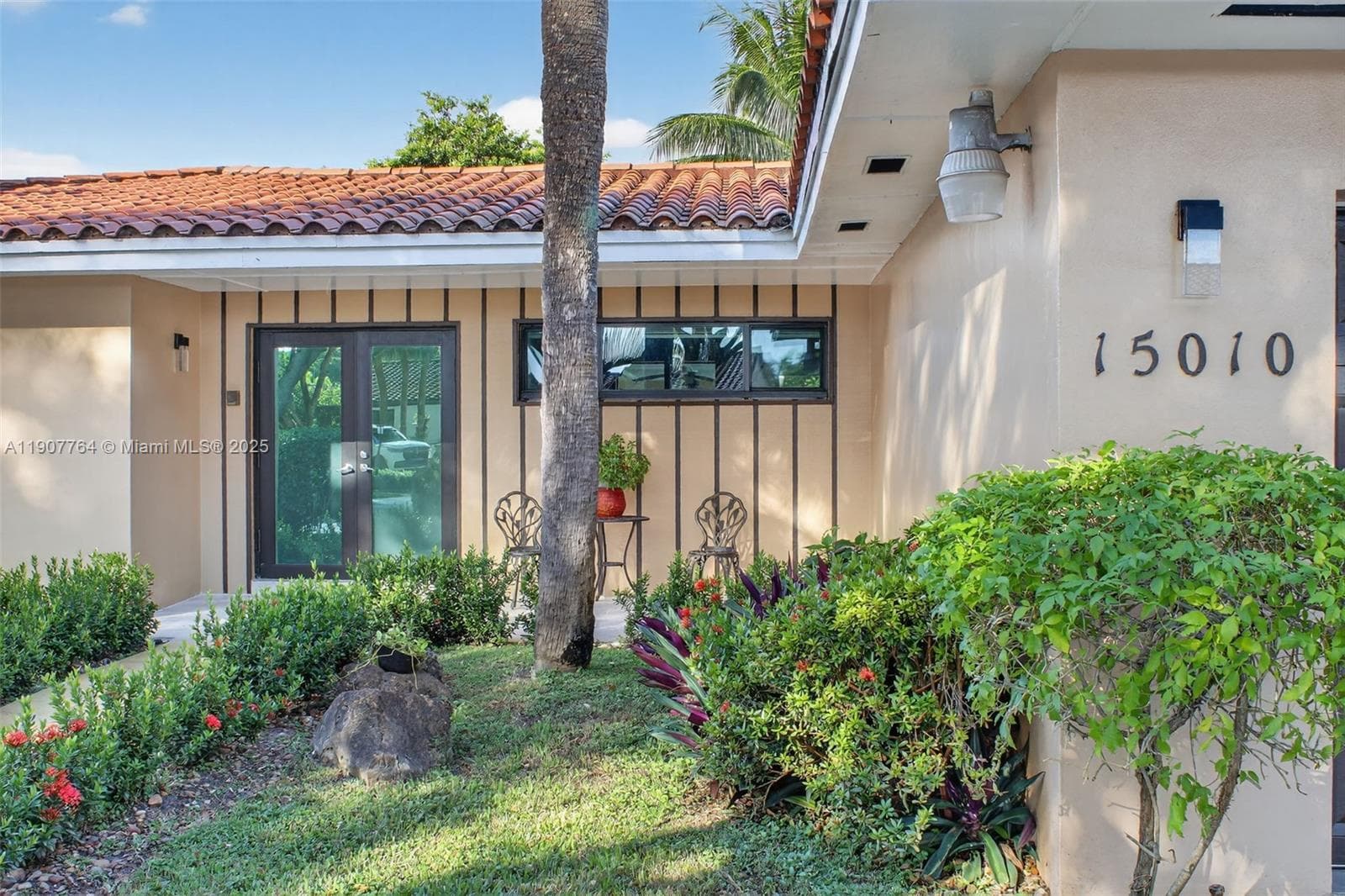 15010 Dunbarton Pl, Miami Lakes FL 33016 — 33
