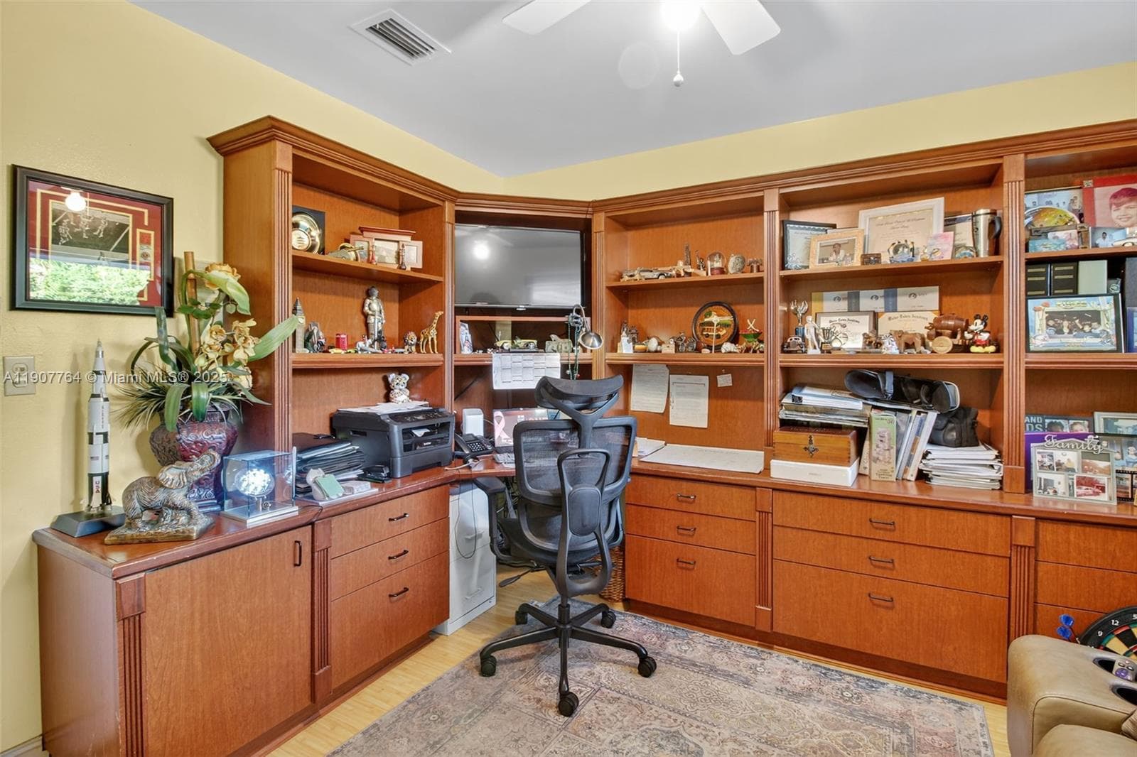 15010 Dunbarton Pl, Miami Lakes FL 33016 — 15